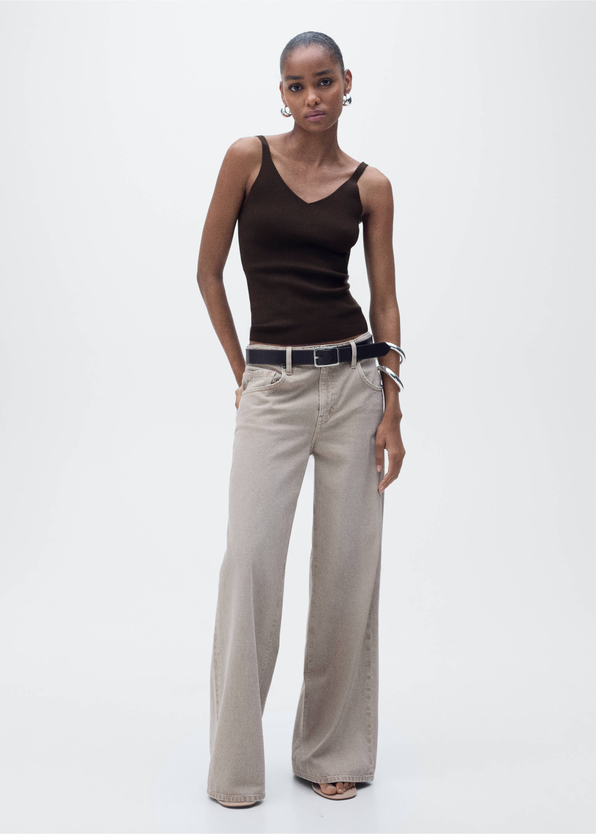 V-neck knit top - General plane, Chocolate. Ref: 87037184-00.