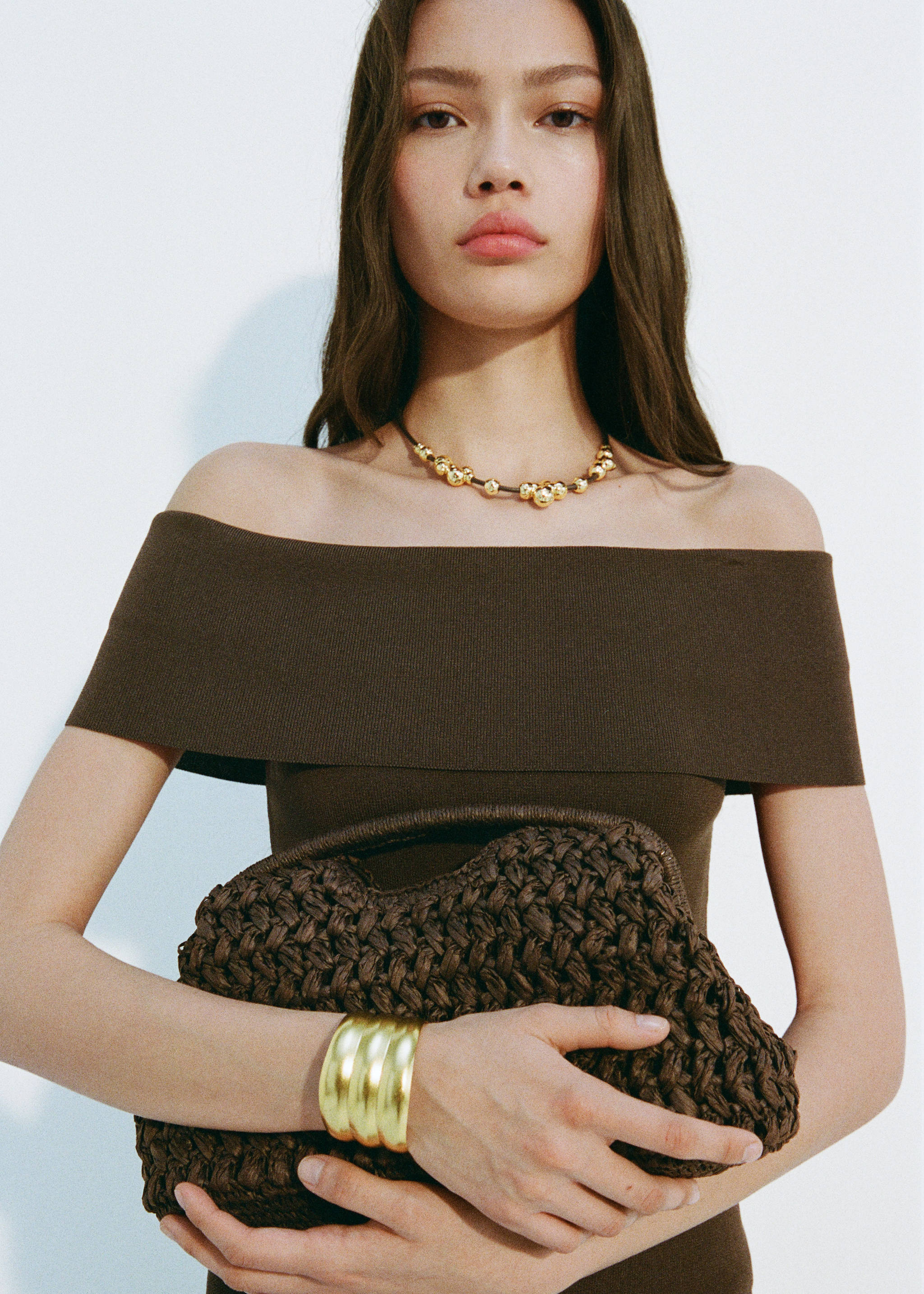 Off-the-shoulder knitted top - Details of the article 7, Chocolate. Ref: 87037185-00.