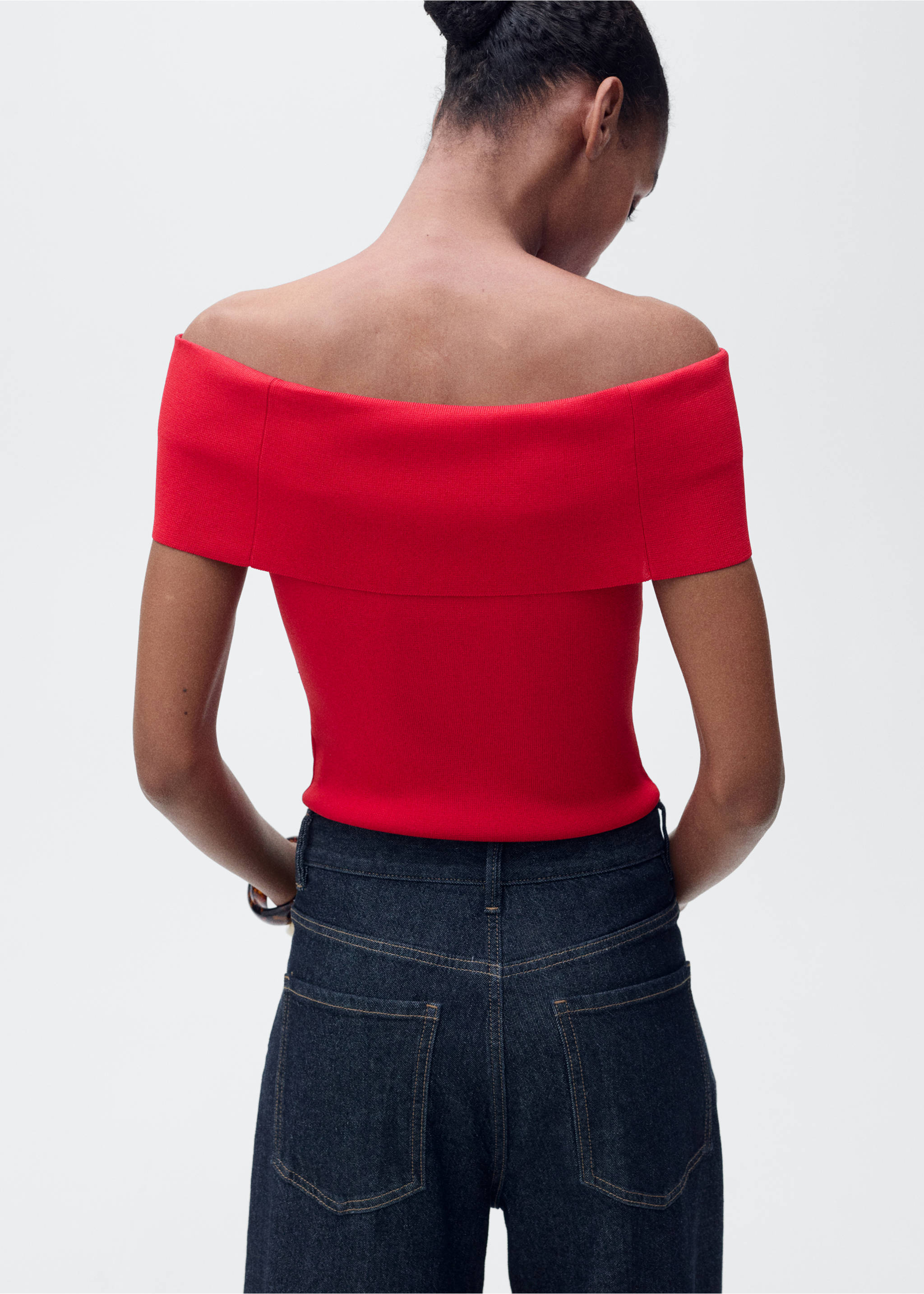 Off-the-shoulder knitted top - Reverse of the article, Red. Ref: 87037185-00.