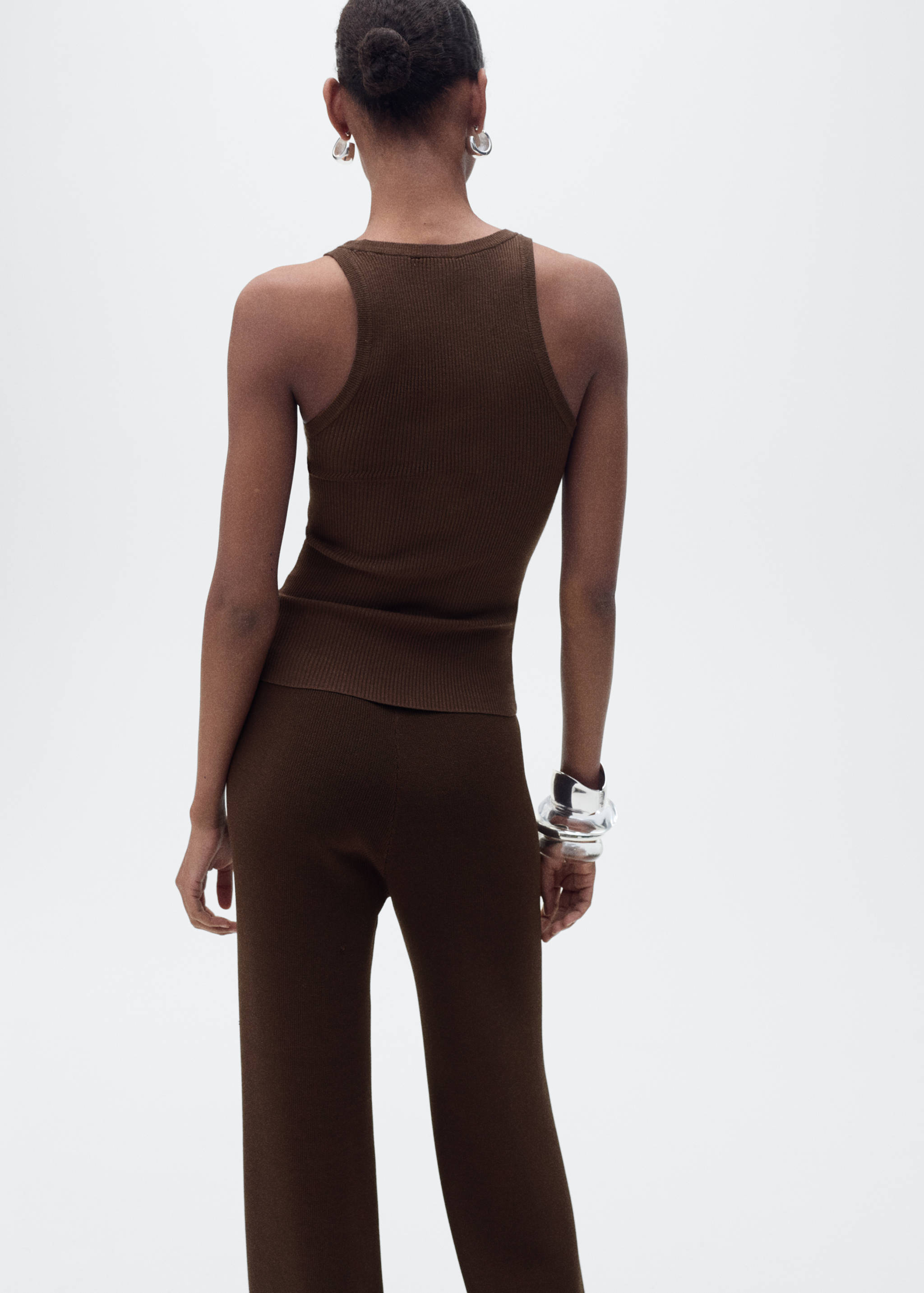 Geribde gebreide top - Achterkant van het artikel