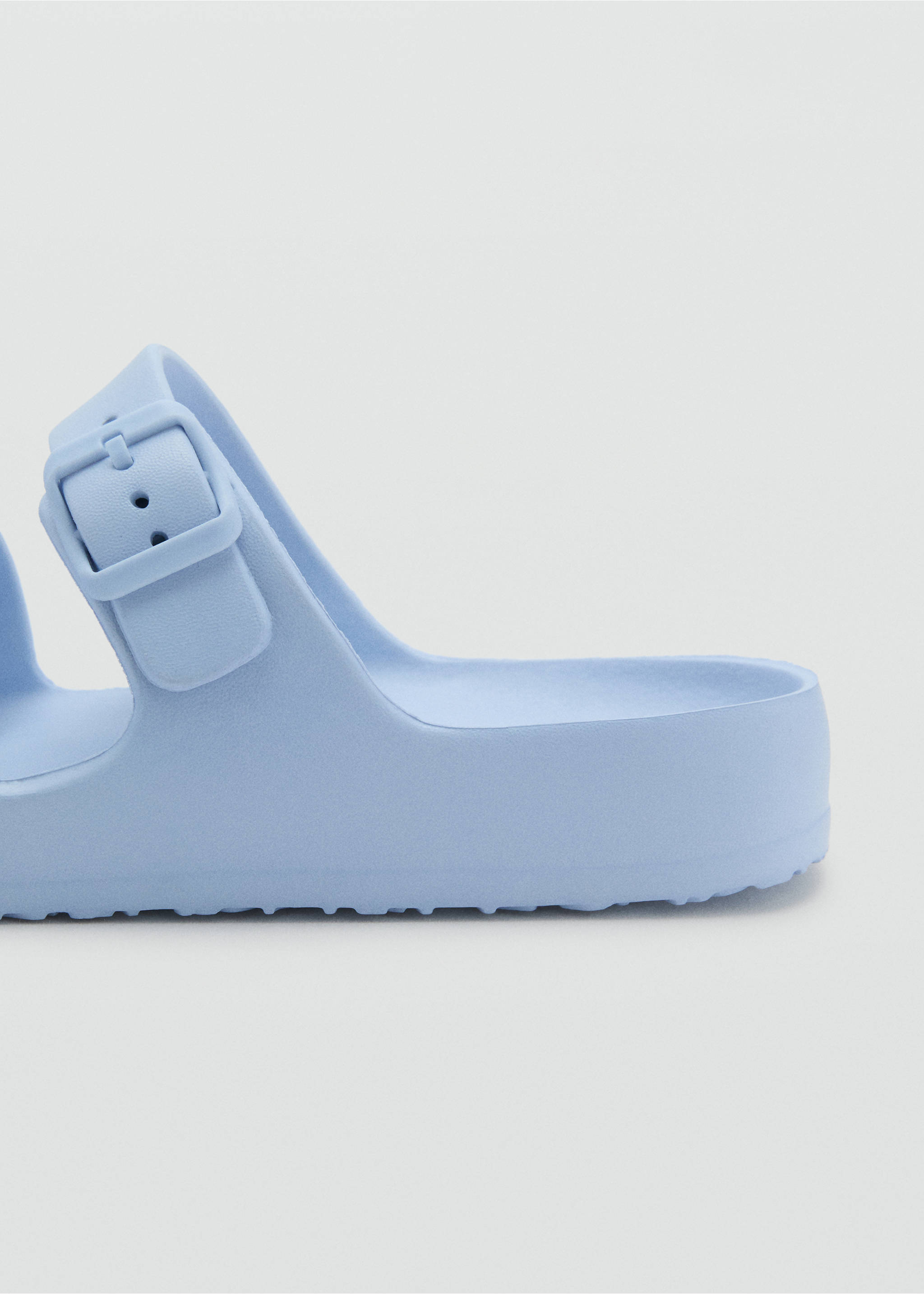 Flip-Flops mit Riemen und Schnalle - Detail des Artikels 2, Türkis. Ref: 87037677-00.