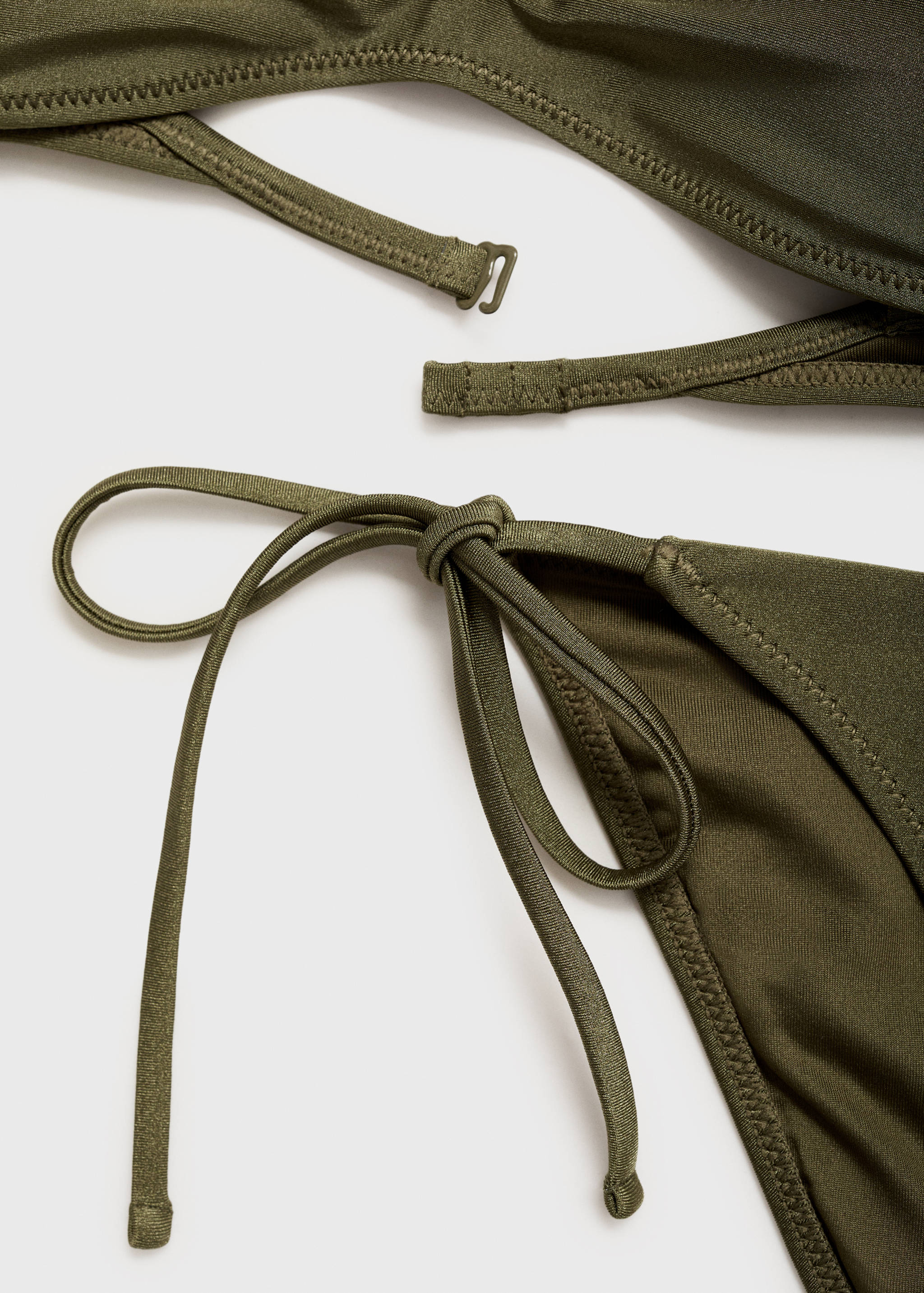 Bas de bikini finition satinée - Détail de l'article 0