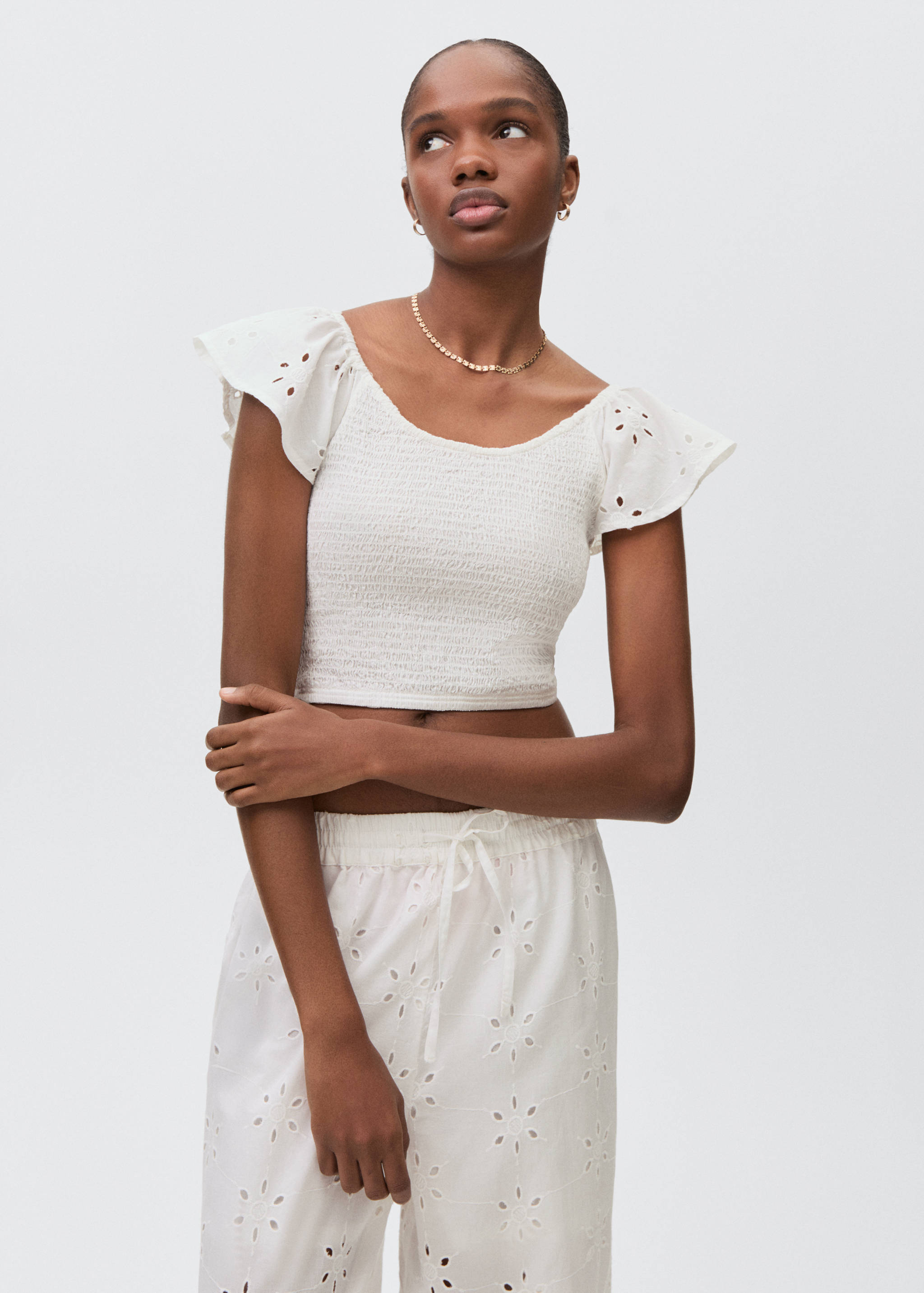 Ruffles embroidered top - Medium plane