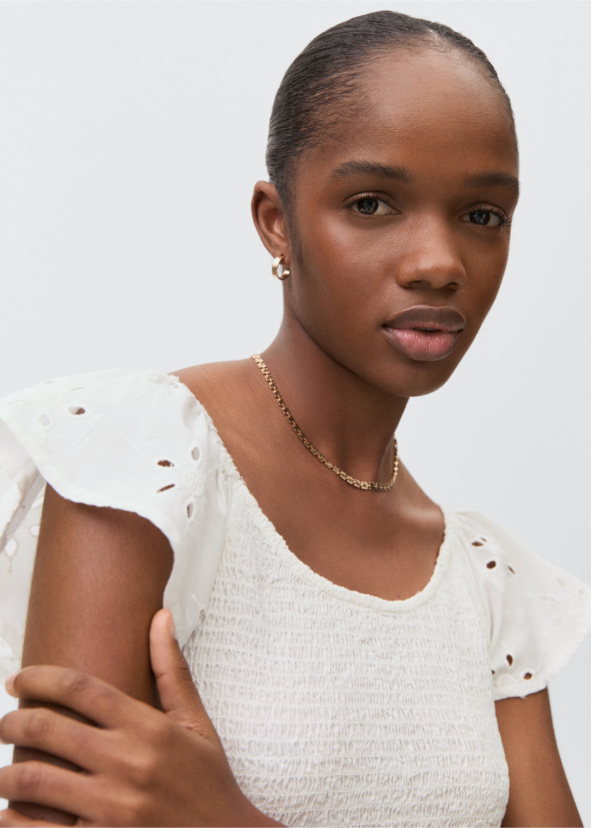 Ruffles embroidered top - Details of the article 1, Off White. Ref: 87037695-00.