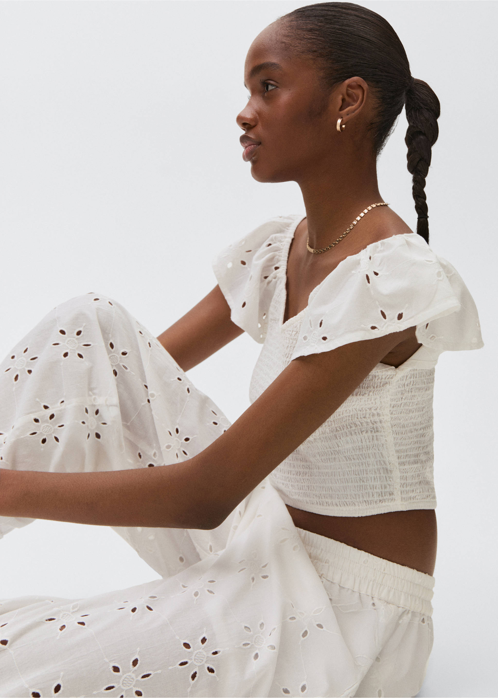 Ruffles embroidered top - Details of the article 2, Off White. Ref: 87037695-00.