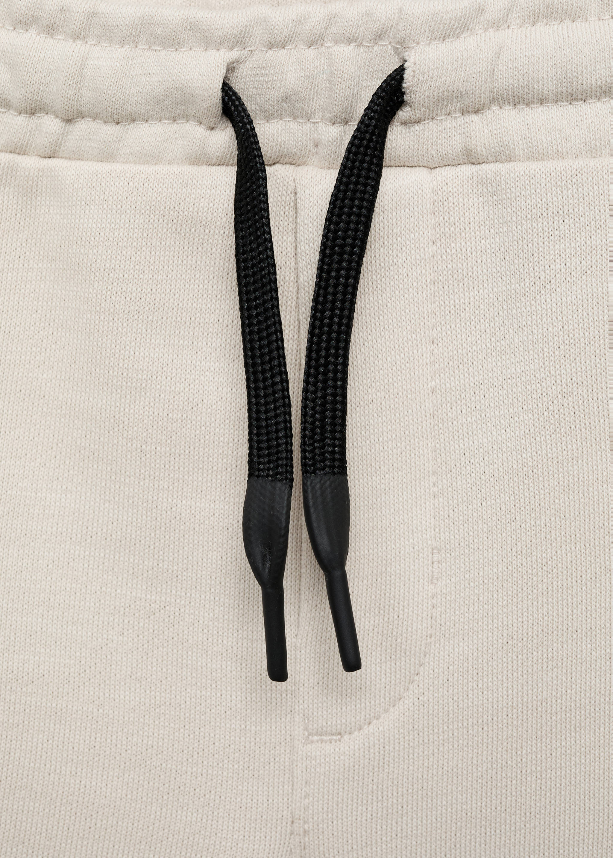 Contrast pockets Bermuda shorts - Details of the article 8