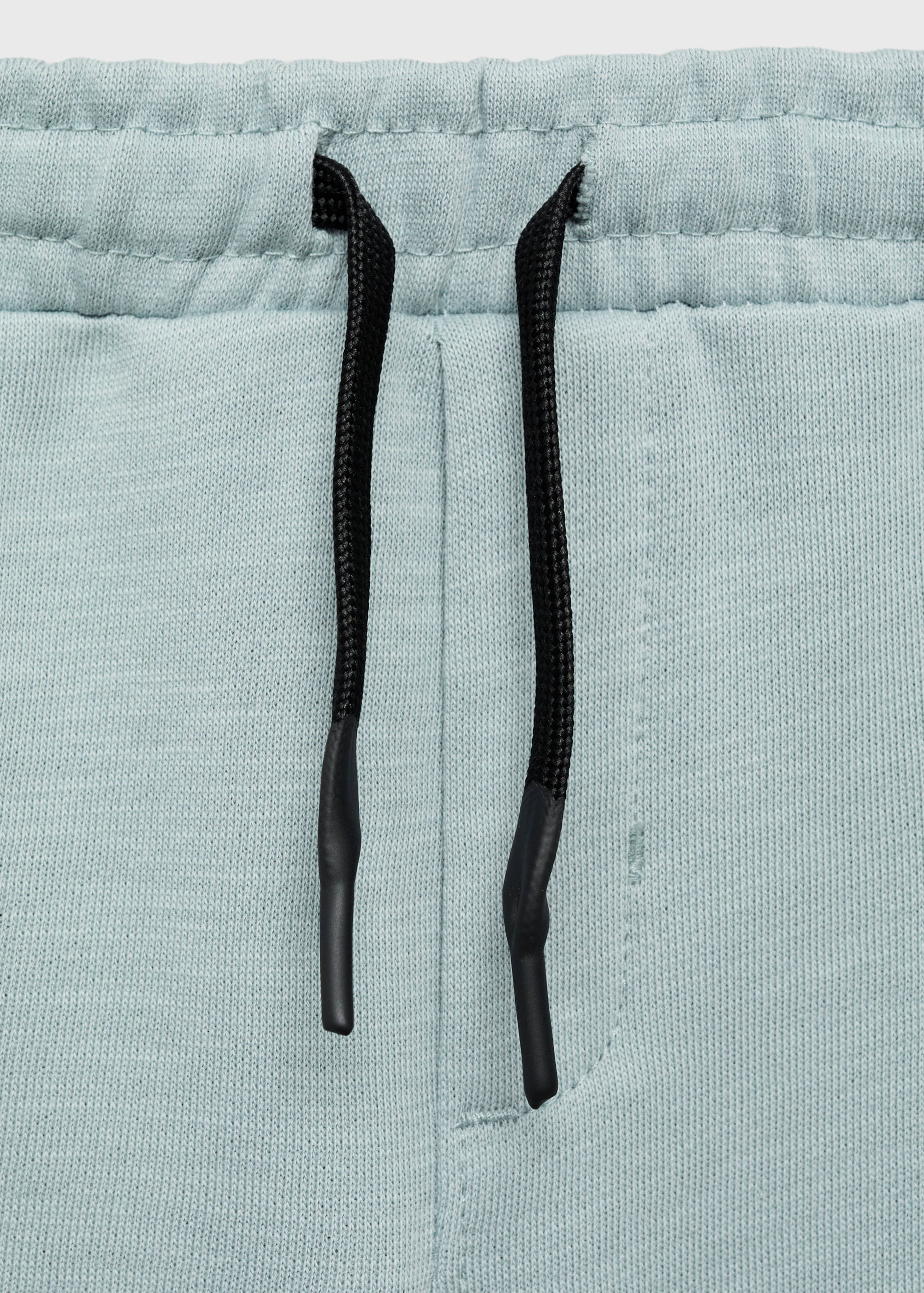 Contrast pockets Bermuda shorts - Details of the article 8