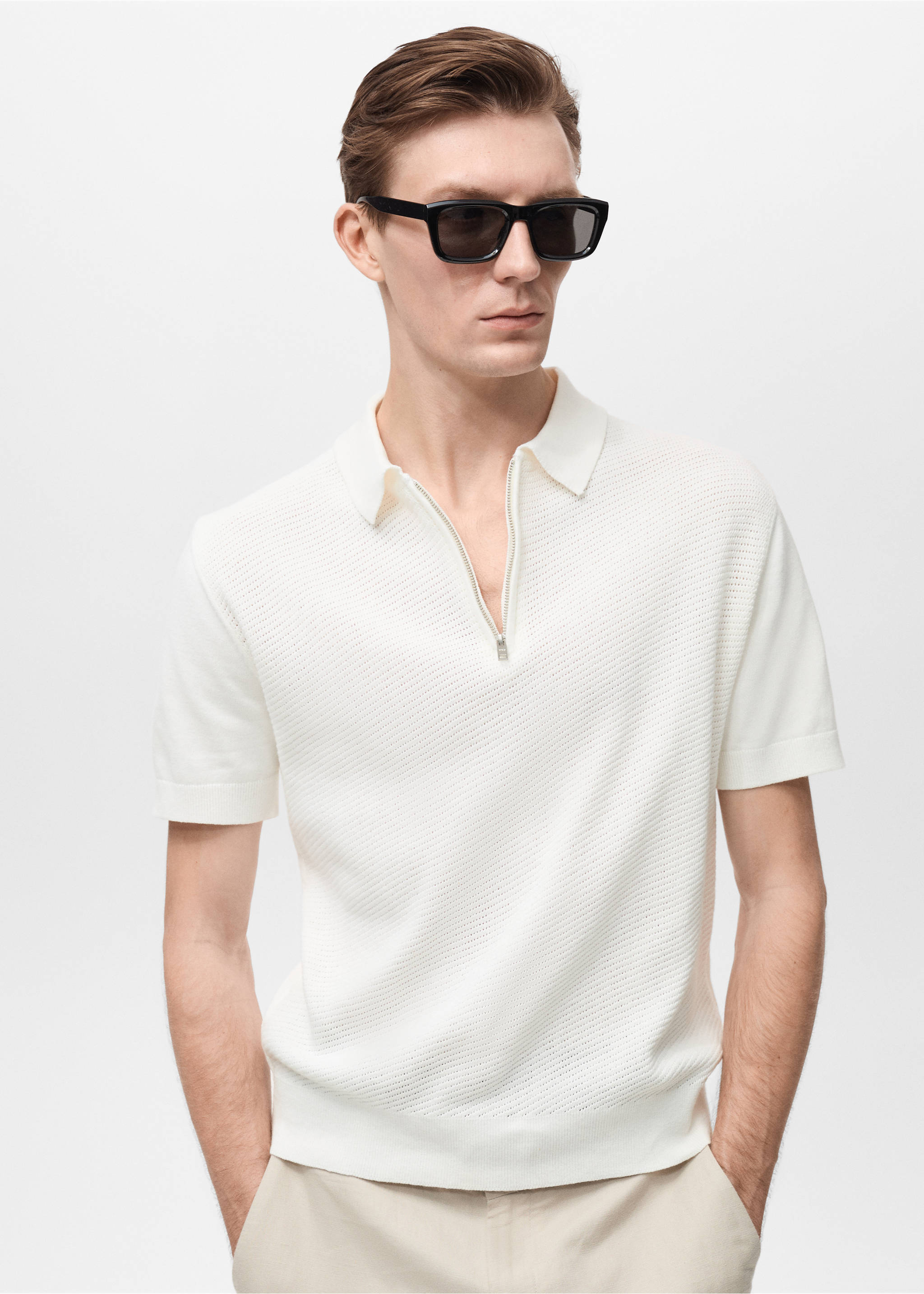 Polo maille ajourée à zip - Plan moyen, Écru. Ref: 87037899-00.