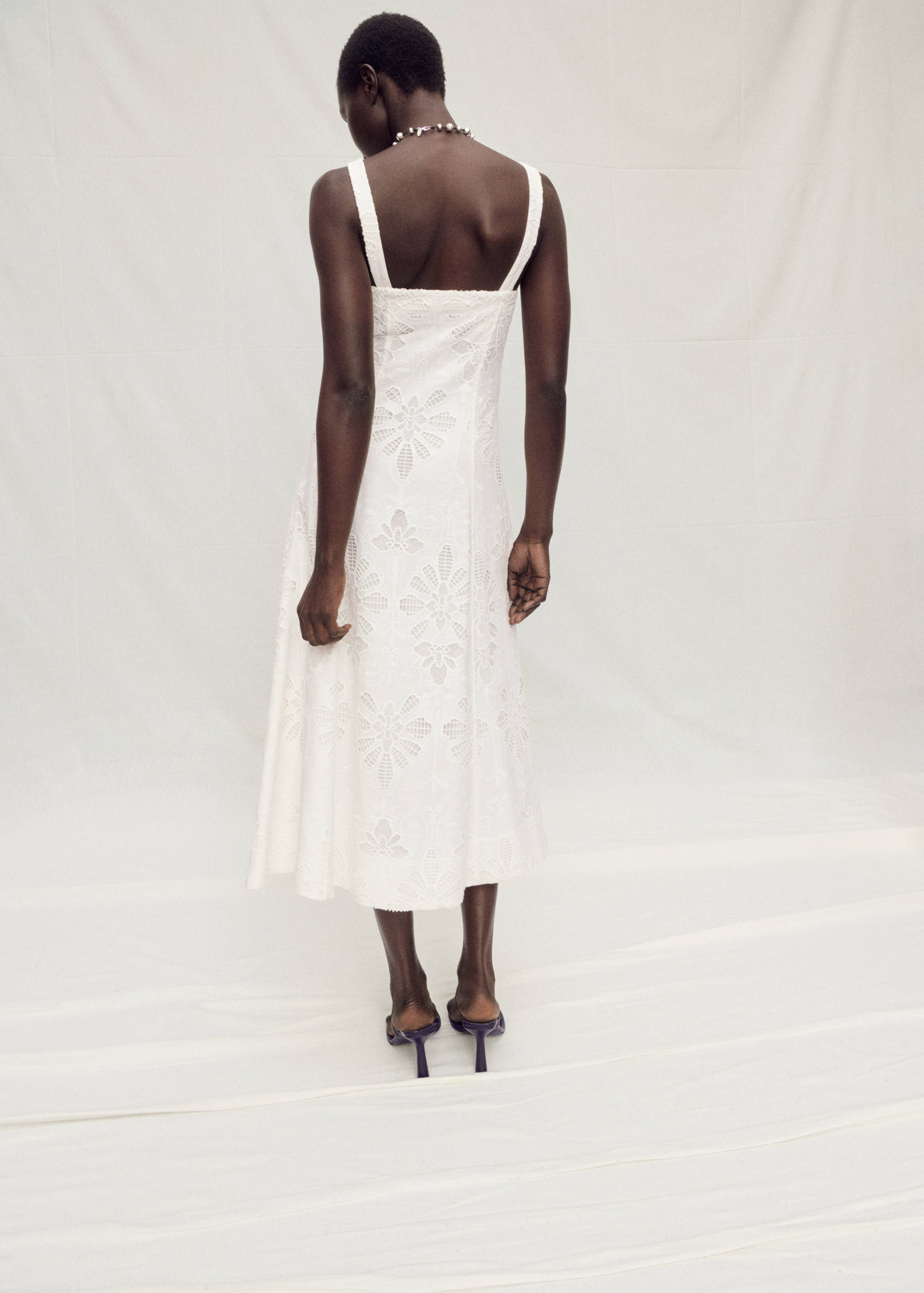 Linen floral-embroidered flared dress - Reverse of the article