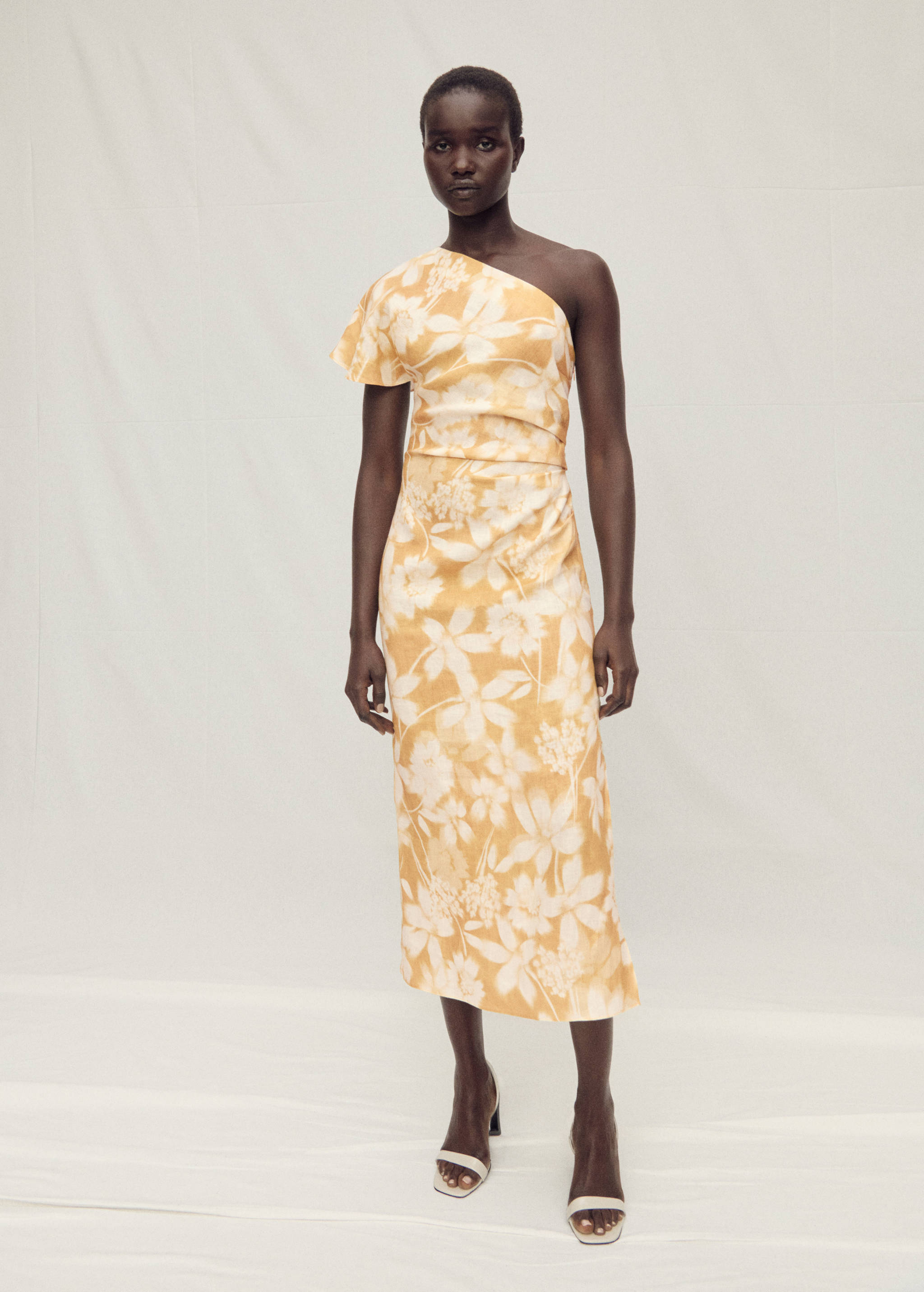 Asymmetrical floral linen dress - General plane