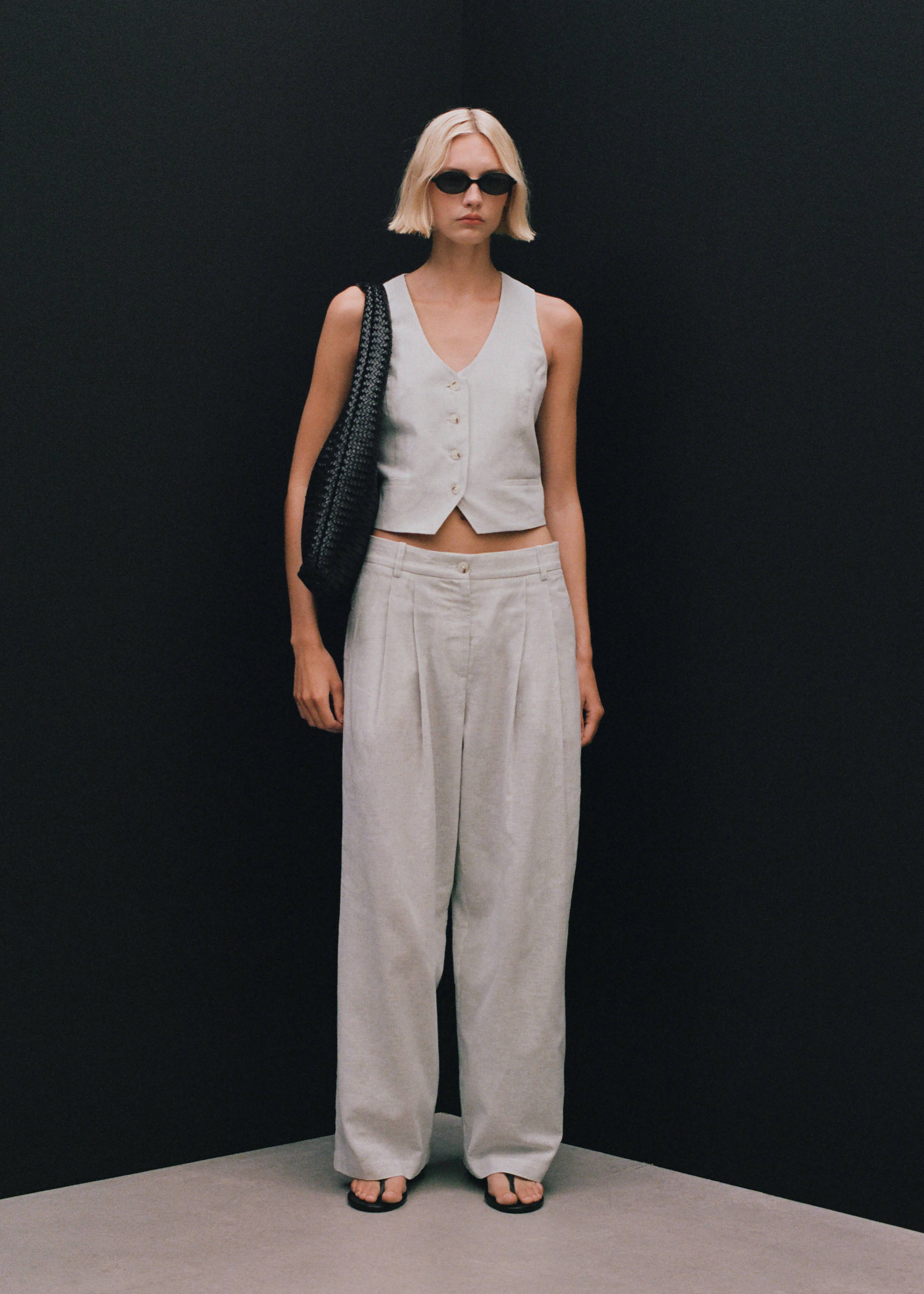 Straight-fit linen-blend suit trousers - Details of the article 6, Ecru. Ref: 87038267-00.