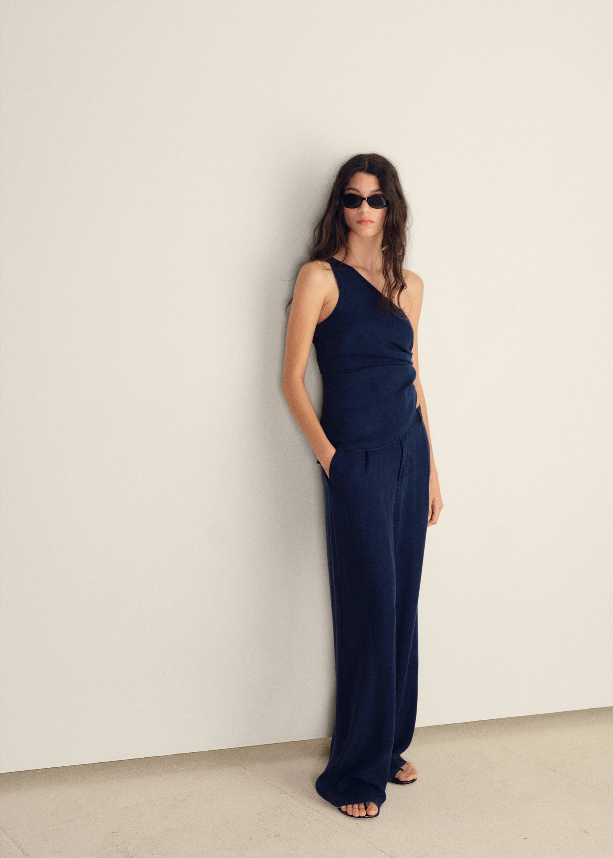 Wide leg lyocell pants with pleats - General plane