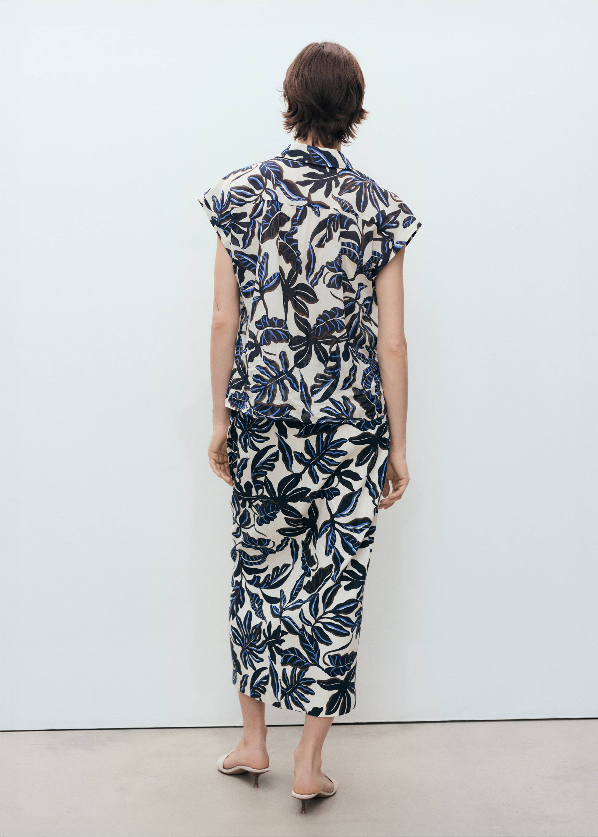 Printed cotton shirt with short sleeves - Reverse of the article, Ecru. Ref: 87038647-00.