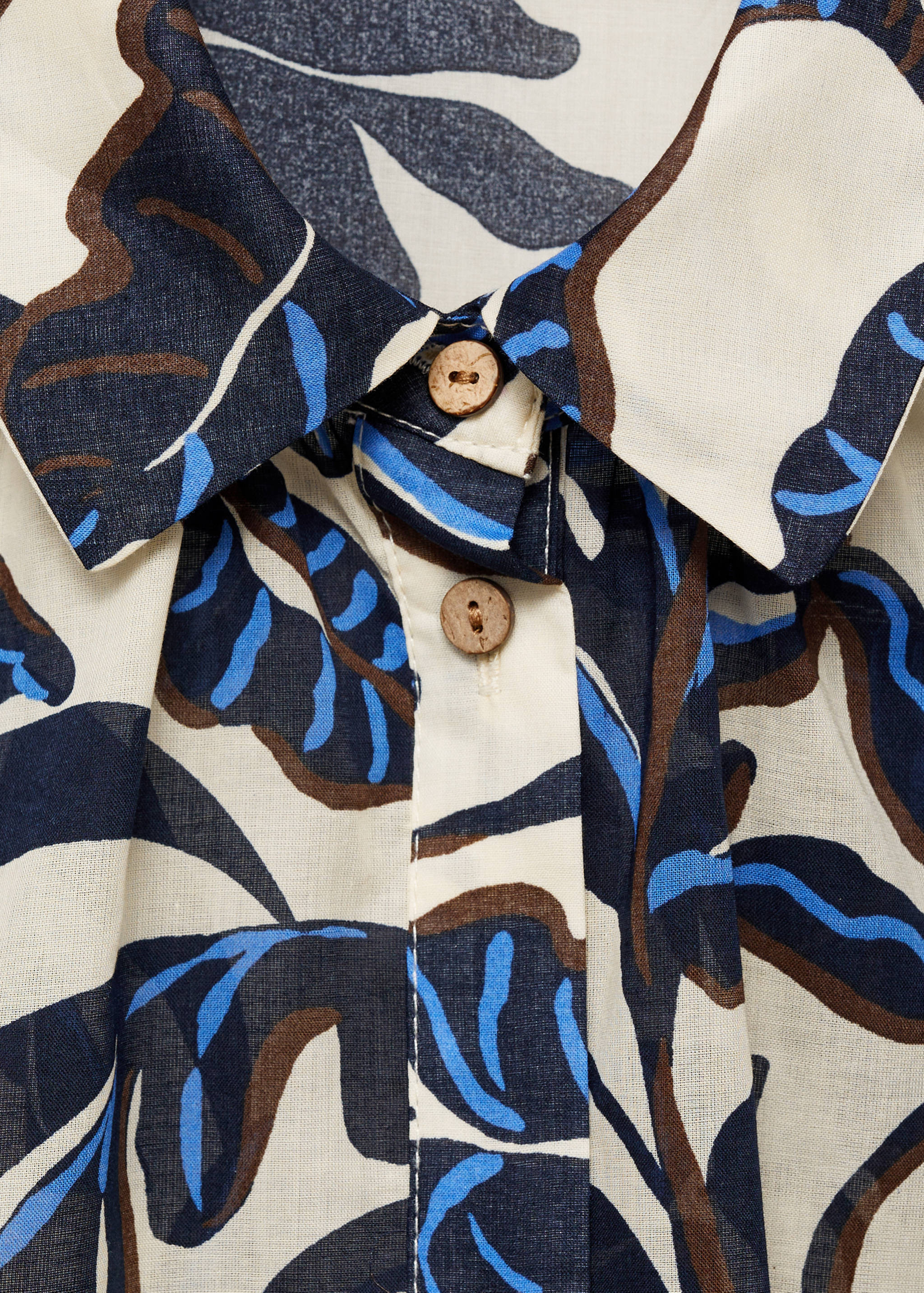 Printed cotton shirt with short sleeves - Details of the article 8
