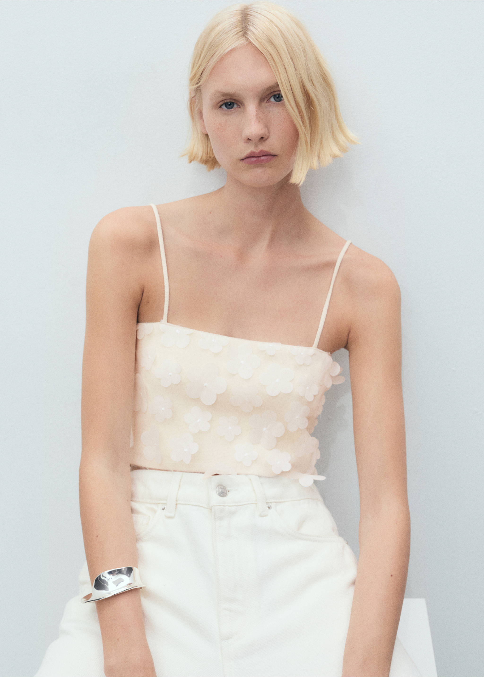 Embossed floral top - Details of the article 2, White. Ref: 87038650-00.