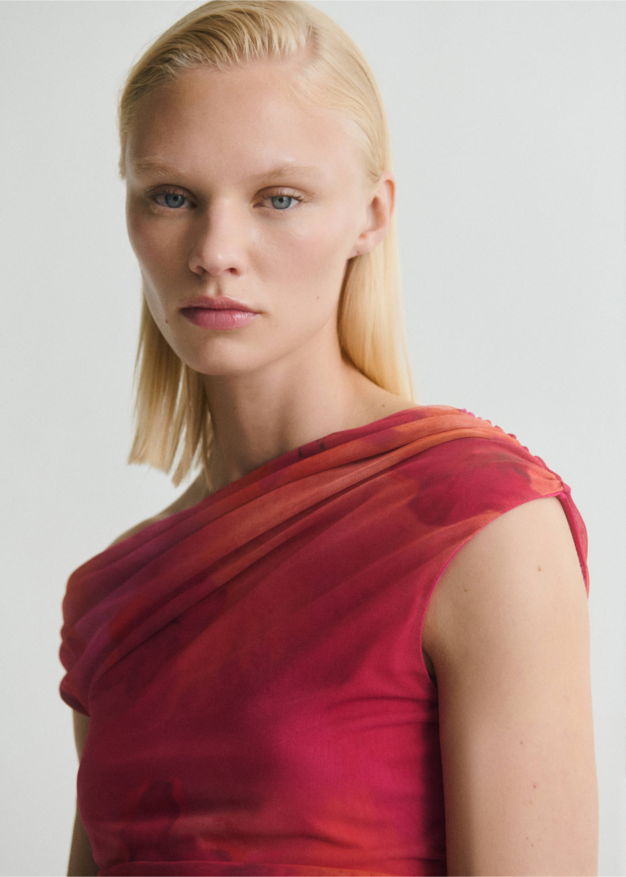 Top asymétrique à fleurs - Verso de l’article, Fuchsia. Ref: 87038653-00.