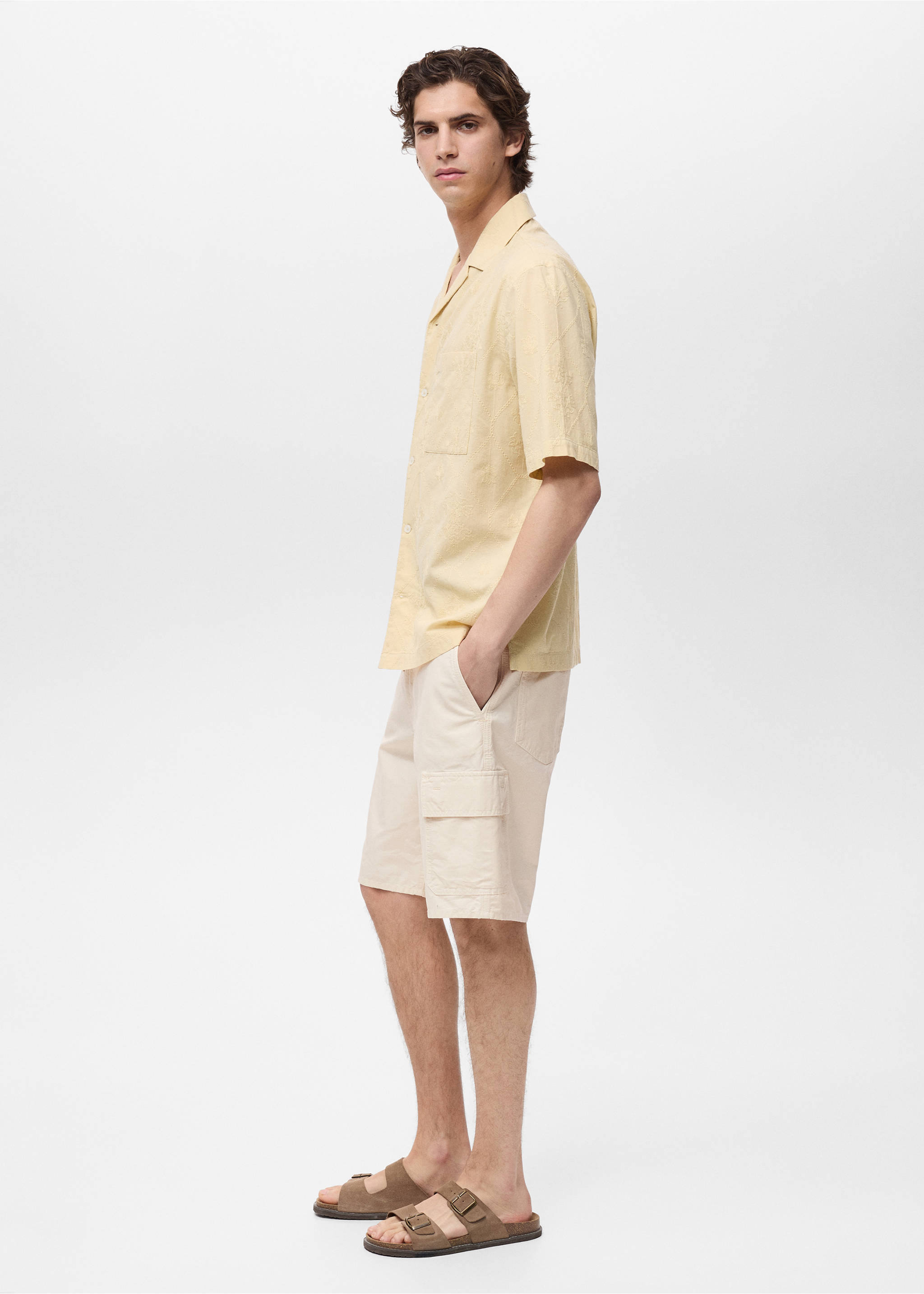 Cargo Bermuda shorts - Details of the article 2, Ivory White. Ref: 87039205-00.