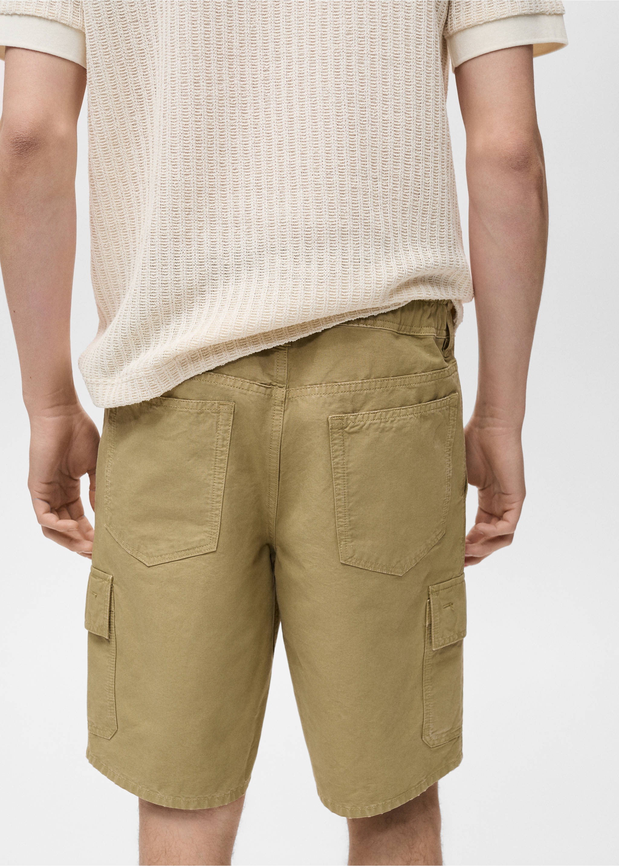 Cargo Bermuda shorts - Details of the article 6, Tobacco Brown. Ref: 87039205-00.