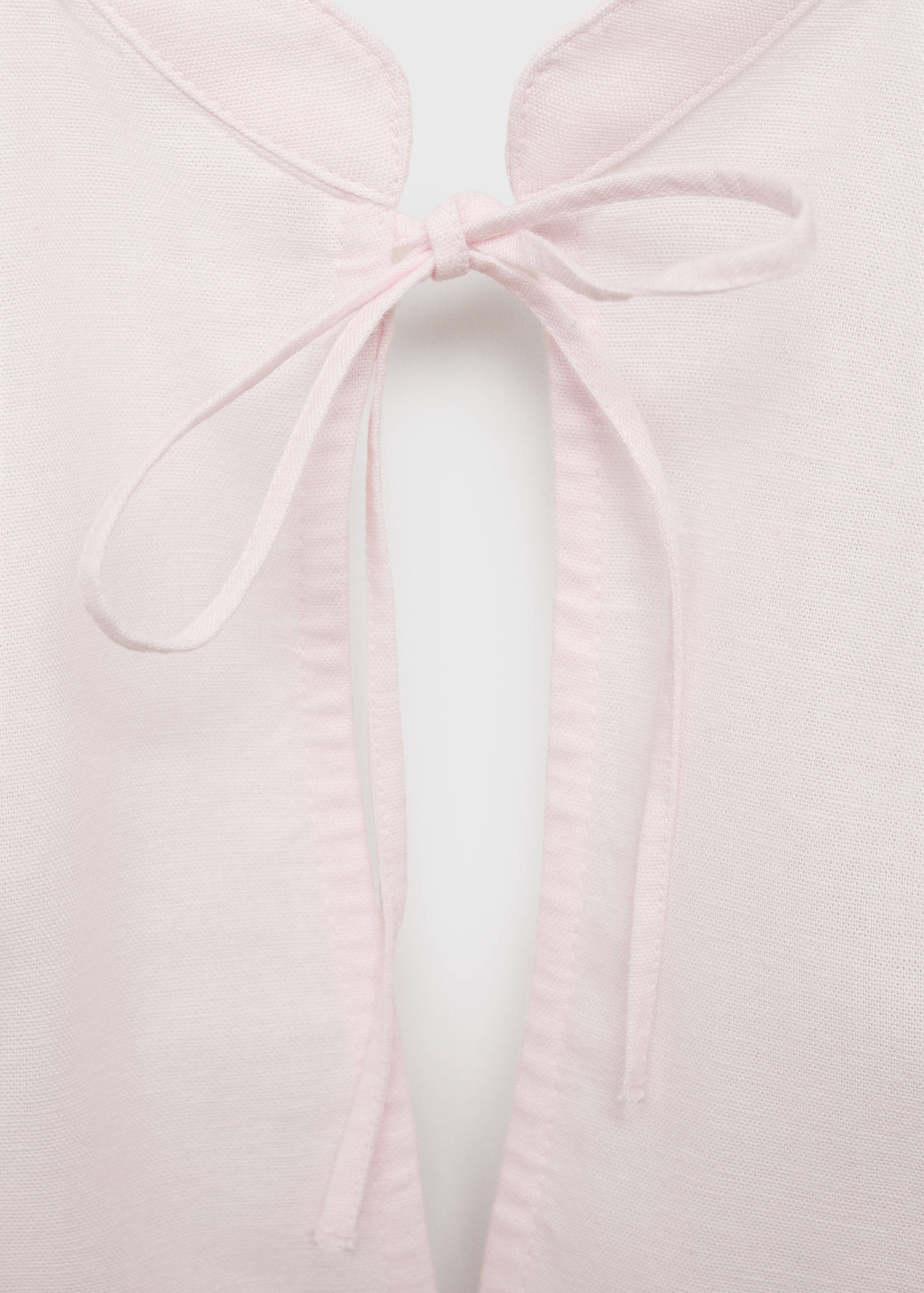 Halter top with bow opening - Details of the article 8