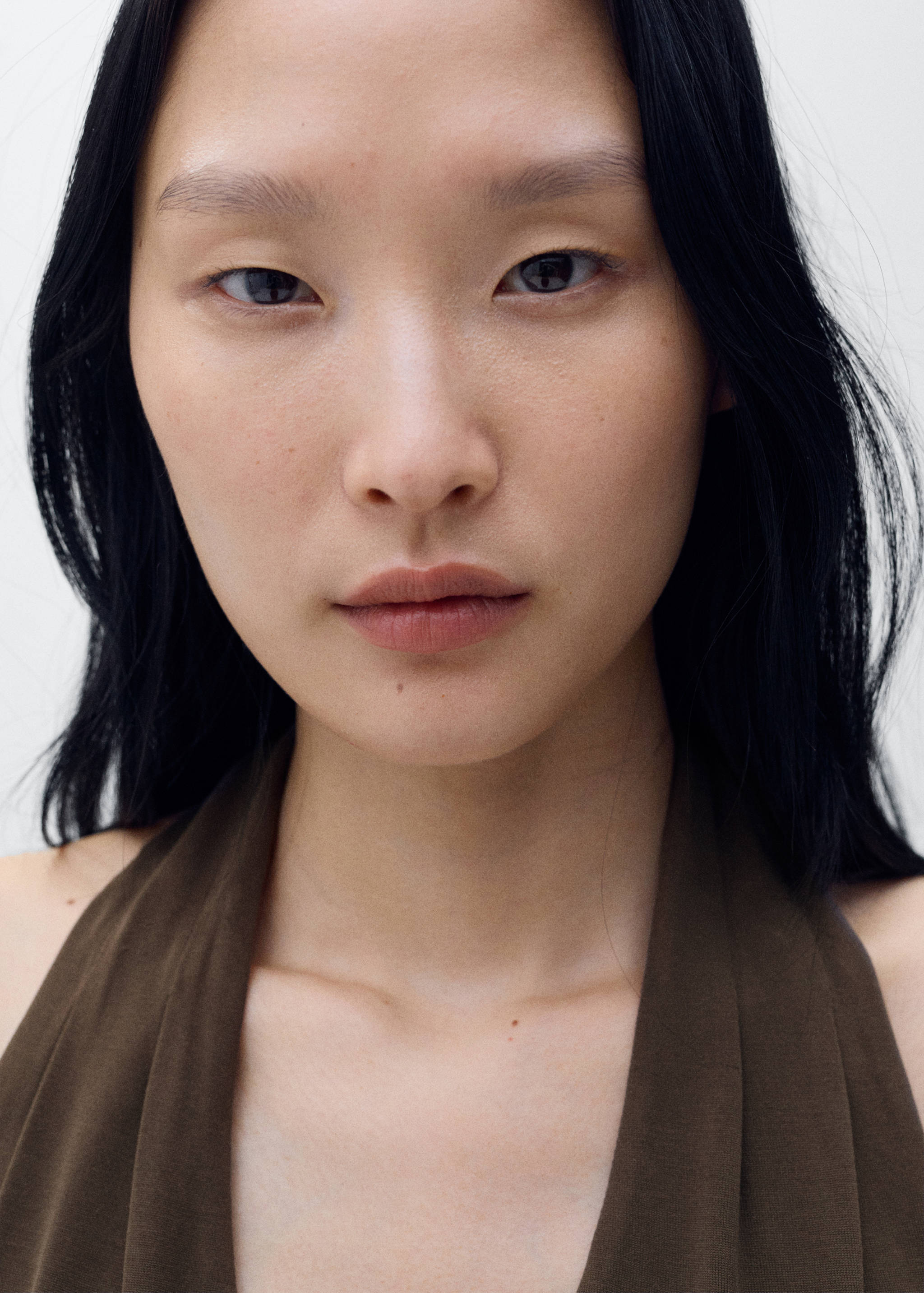 Halter-neck crossover top - Details of the article 1