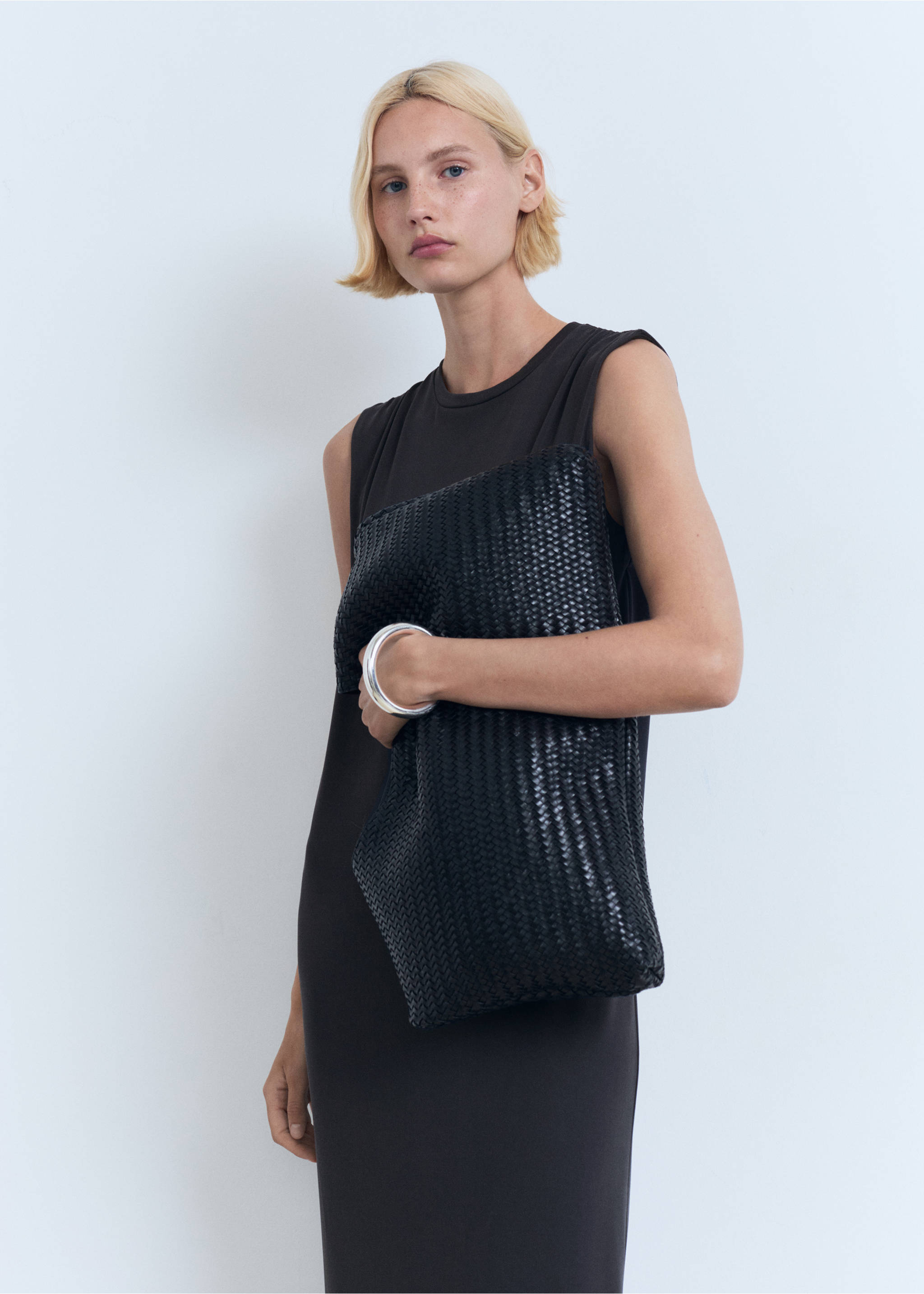 Robe longue fluide - Plan moyen, Gris anthracite. Ref: 87039214-00.