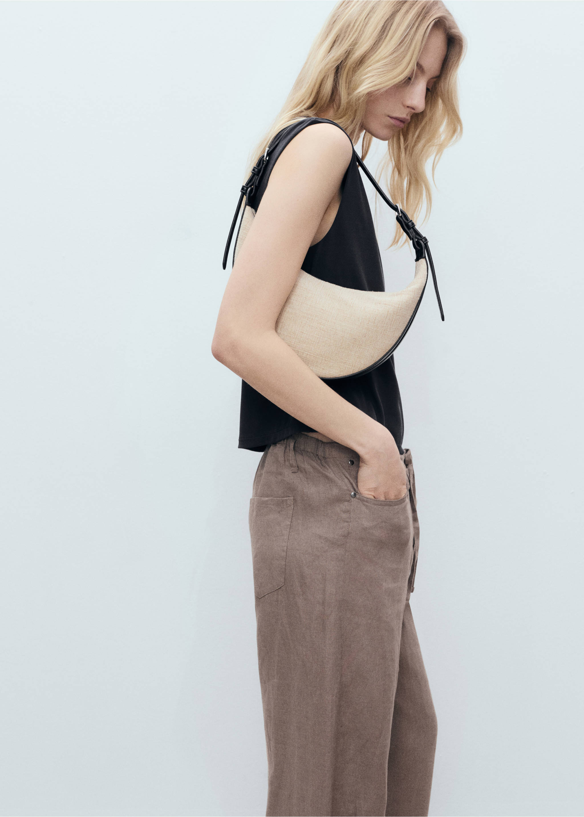 Flowy t-shirt with gathered shoulders - Details of the article 2, Charcoal. Ref: 87039217-00.
