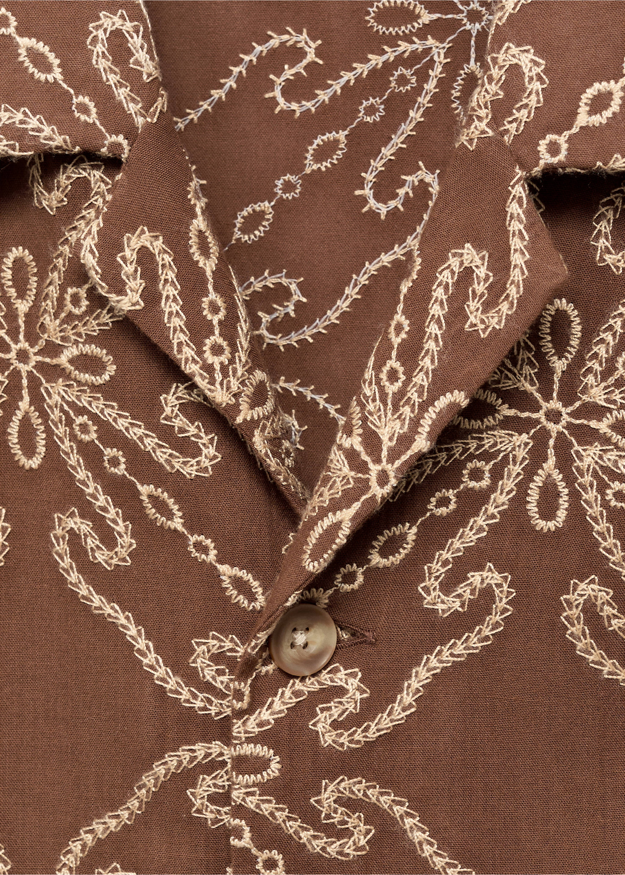 Short-sleeved embroidered shirt - Details of the article 8, Tobacco Brown. Ref: 87039218-00.