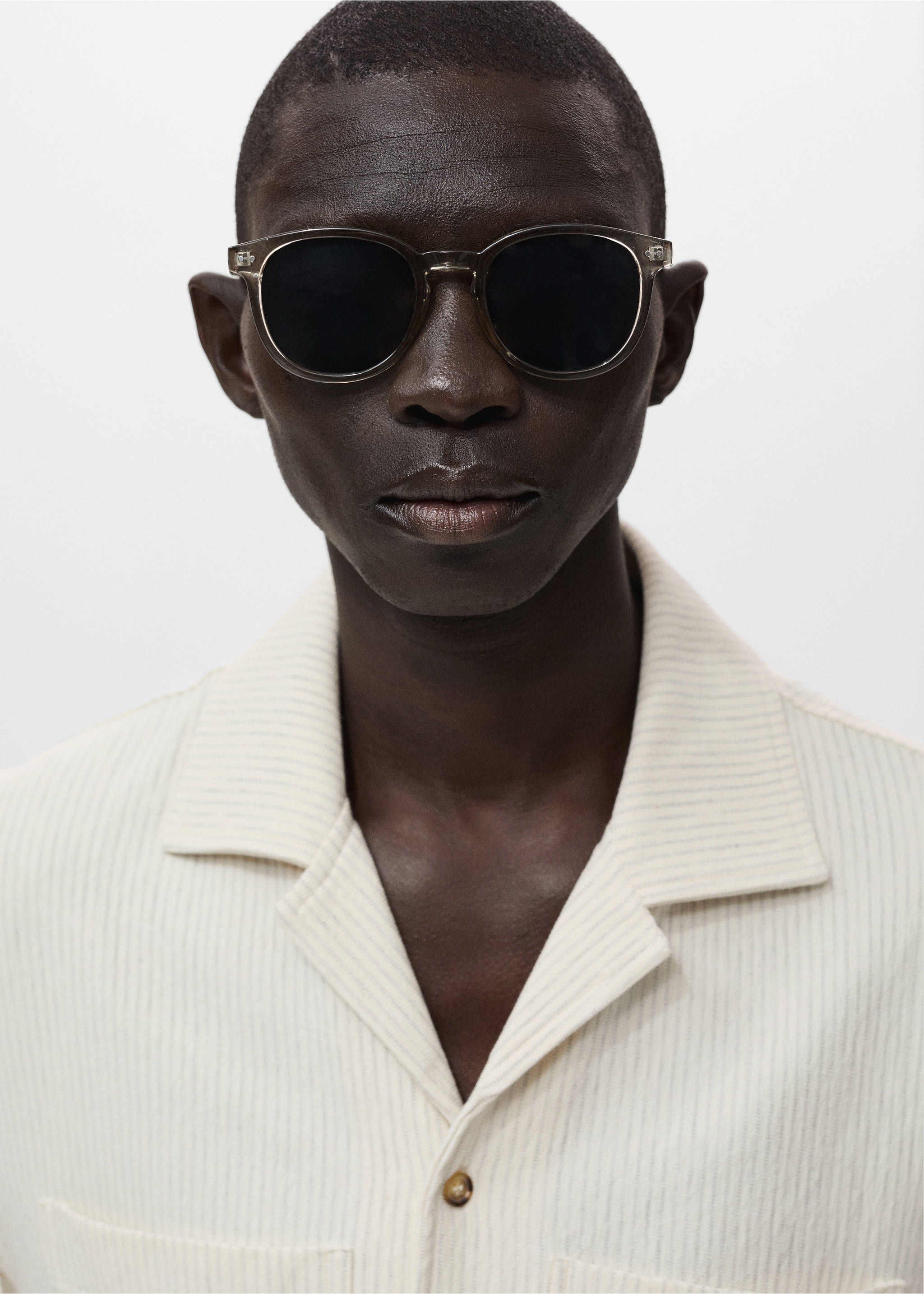 Gestreiftes Baumwollhemd - Detail des Artikels 1, Elfenbeinweiß. Ref: 87039219-00.