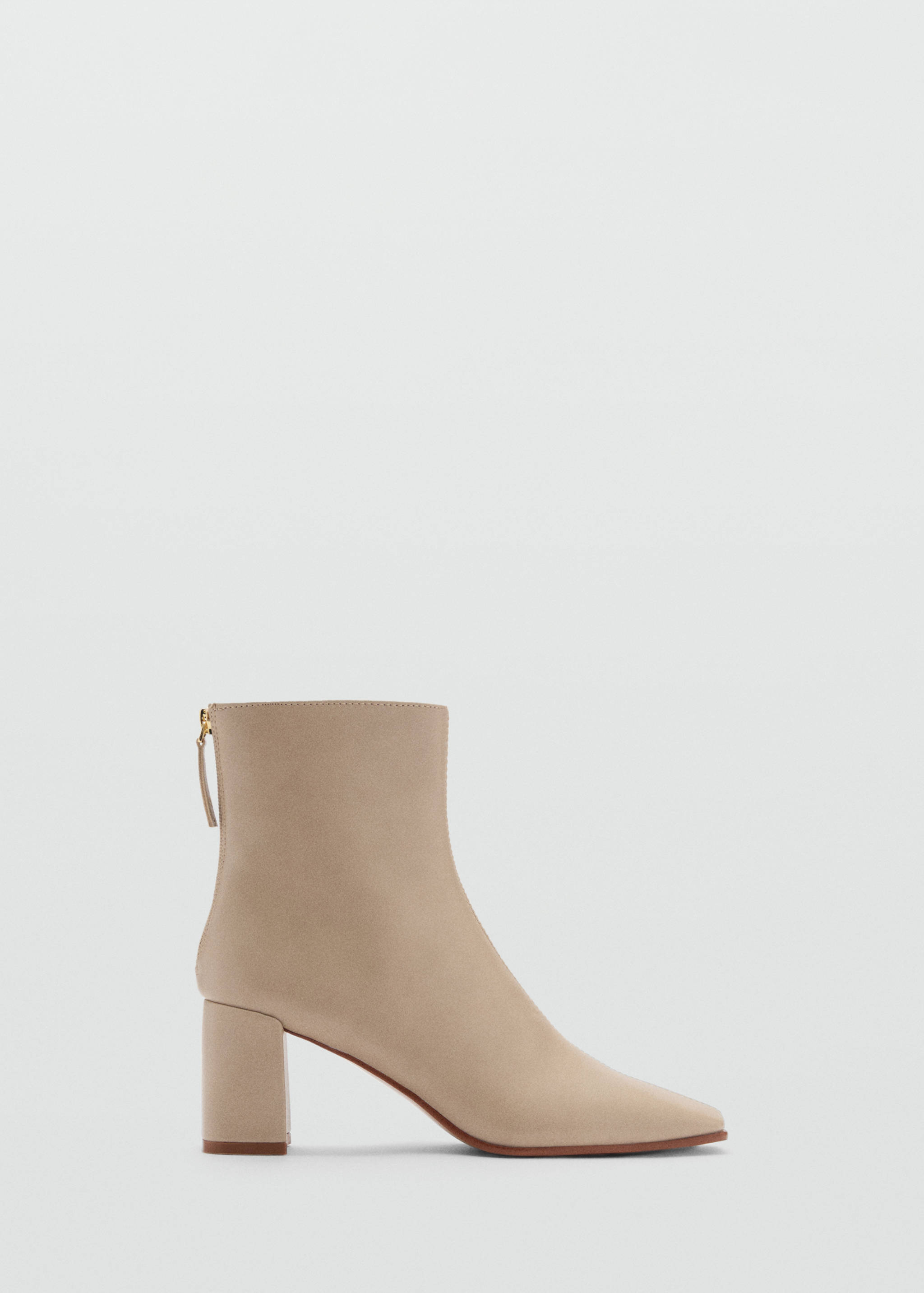 Blockstiefeletten mit quadratischer Kappe - Artikel ohne Model
