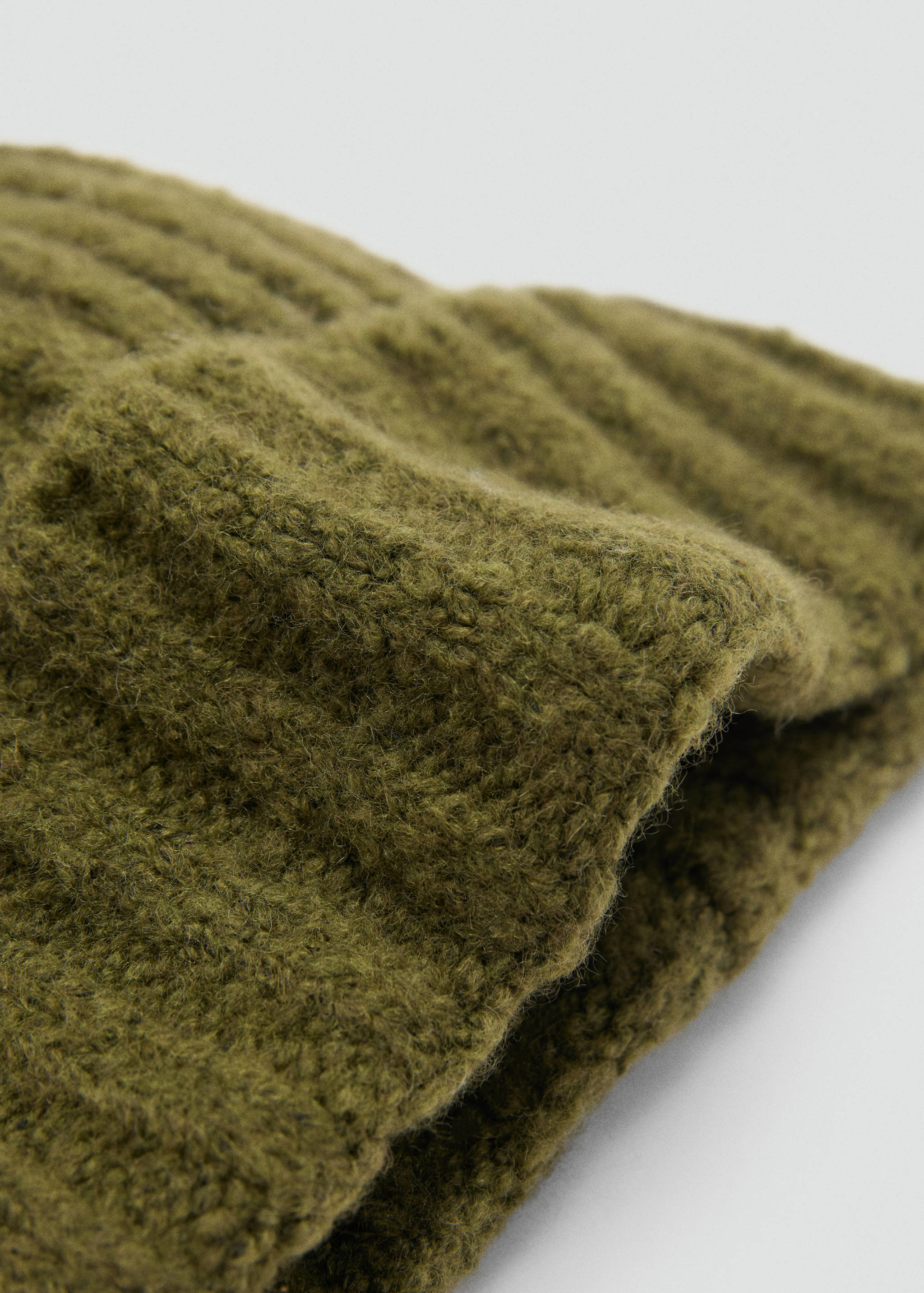 Ribbed knit beanie - Medium plane