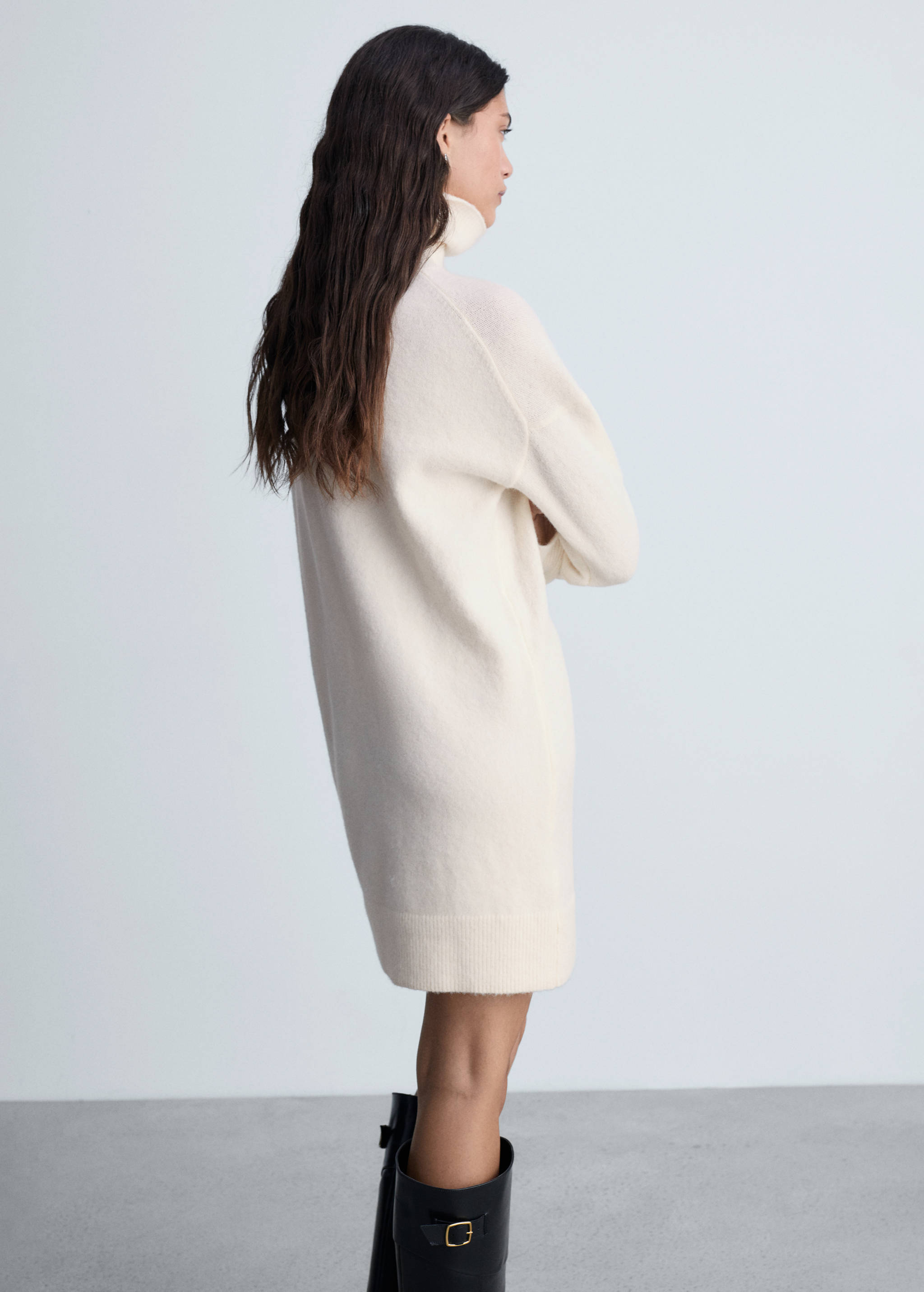Knitted turtleneck dress - Reverse of the article