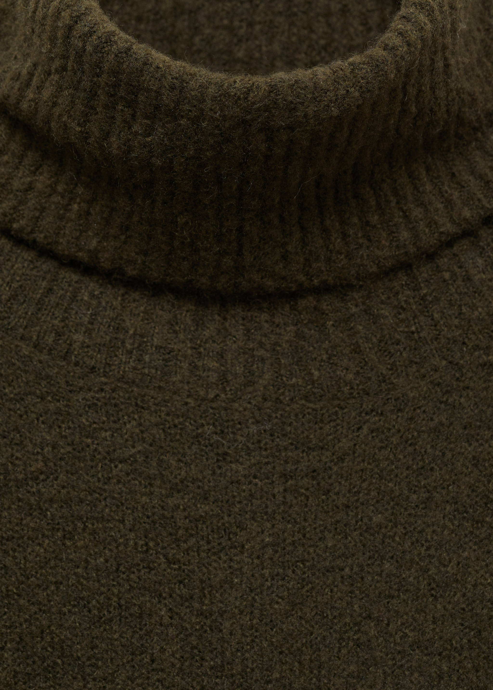 Knitted turtleneck dress - Details of the article 8