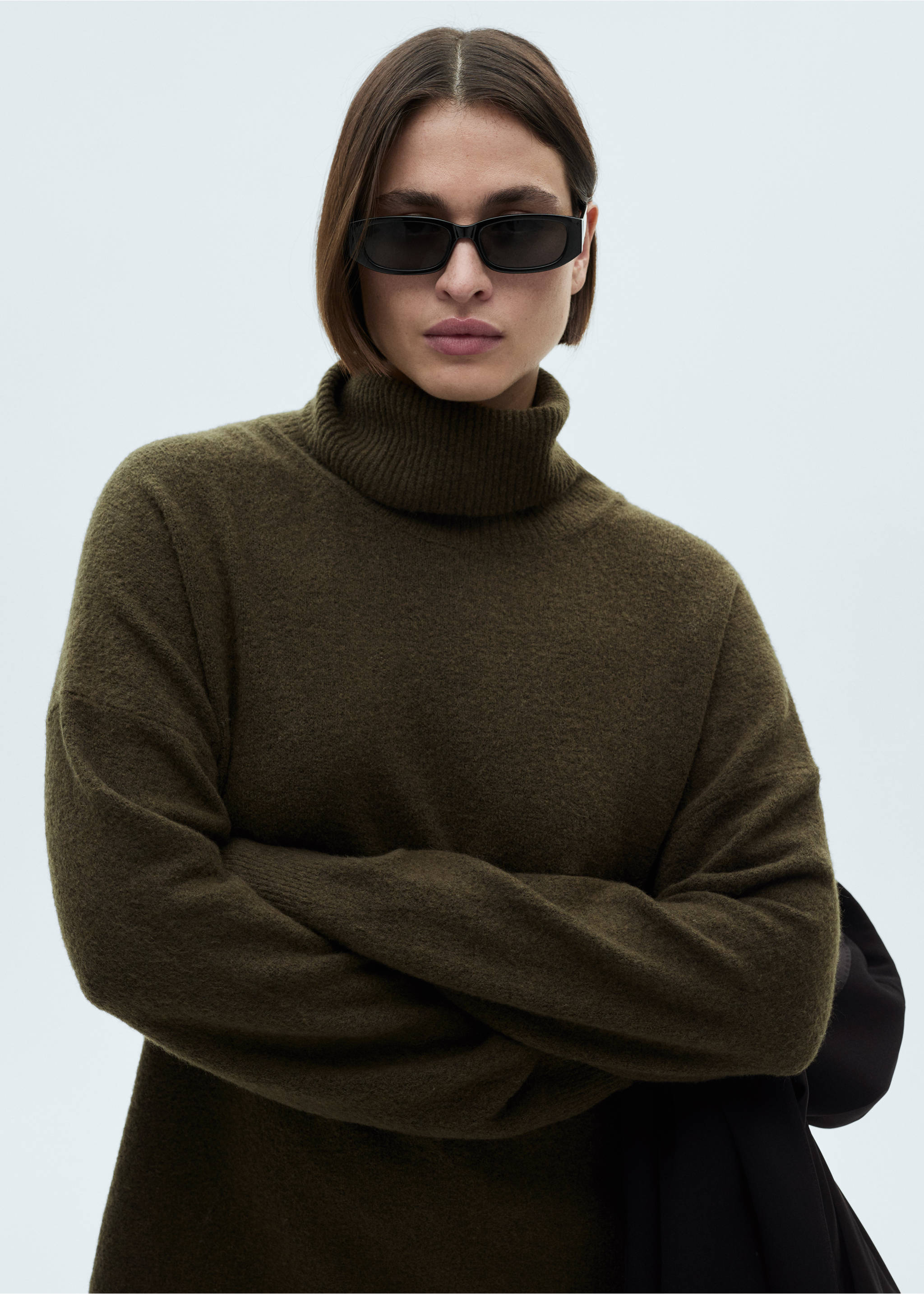 Knitted turtleneck dress - Details of the article 5, Khaki. Ref: 87040284-00.