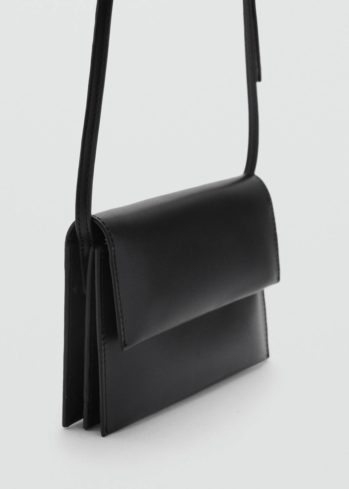 Crossbody bag with flap