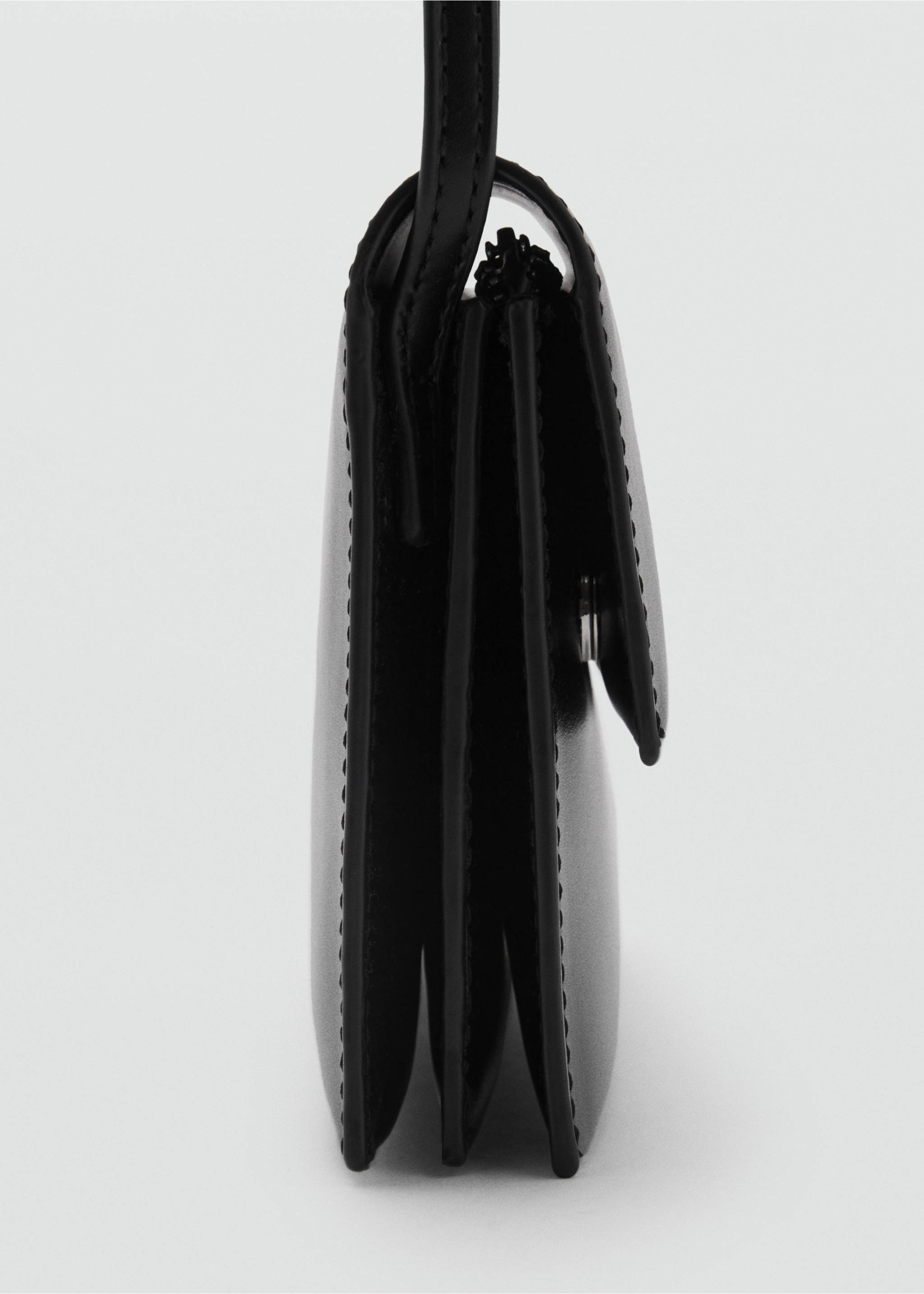 Crossbody bag with flap - Details of the article 1, Black. Ref: 87040292-00.