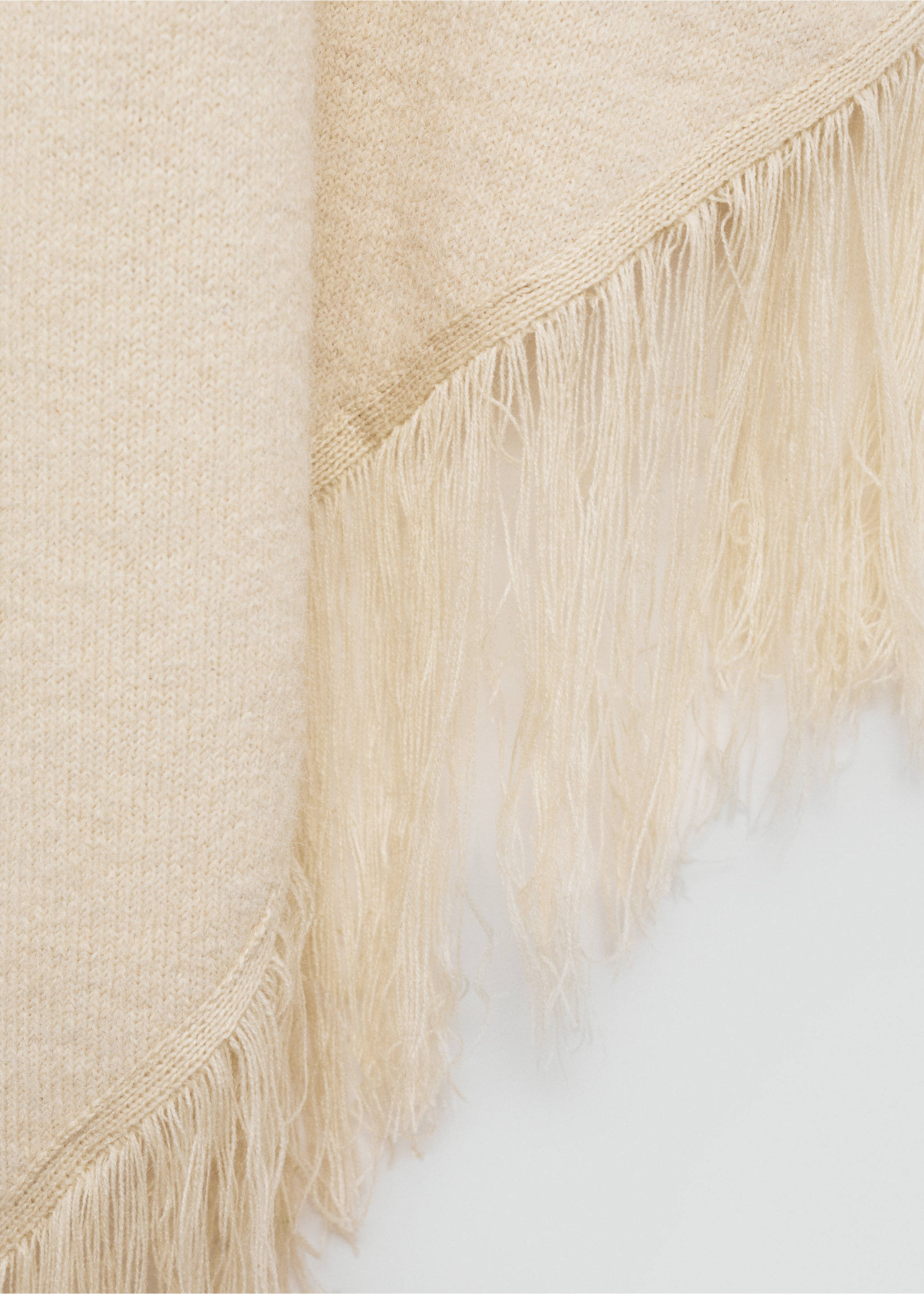 Knitted shawl with fringed ends - Medium plane, Beige. Ref: 87040295-00.