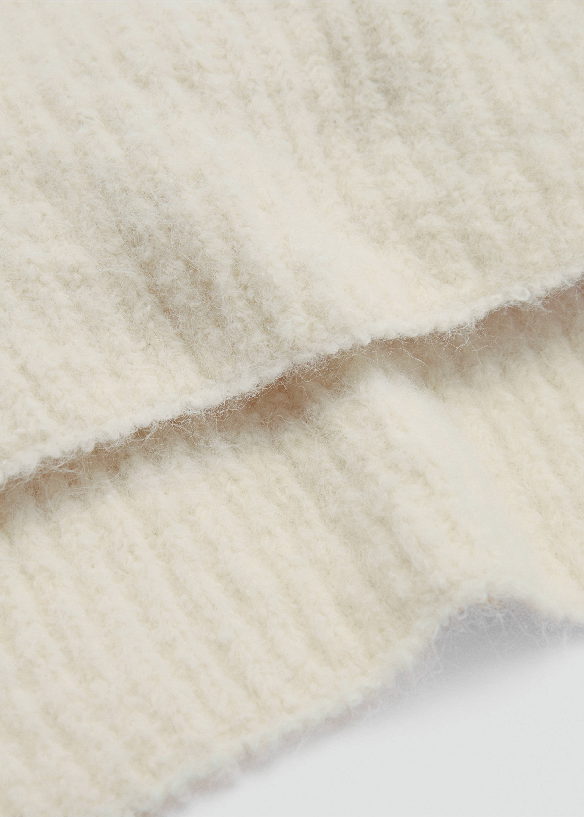 Crop turtleneck shawl - Medium plane, Ecru. Ref: 87040304-00.