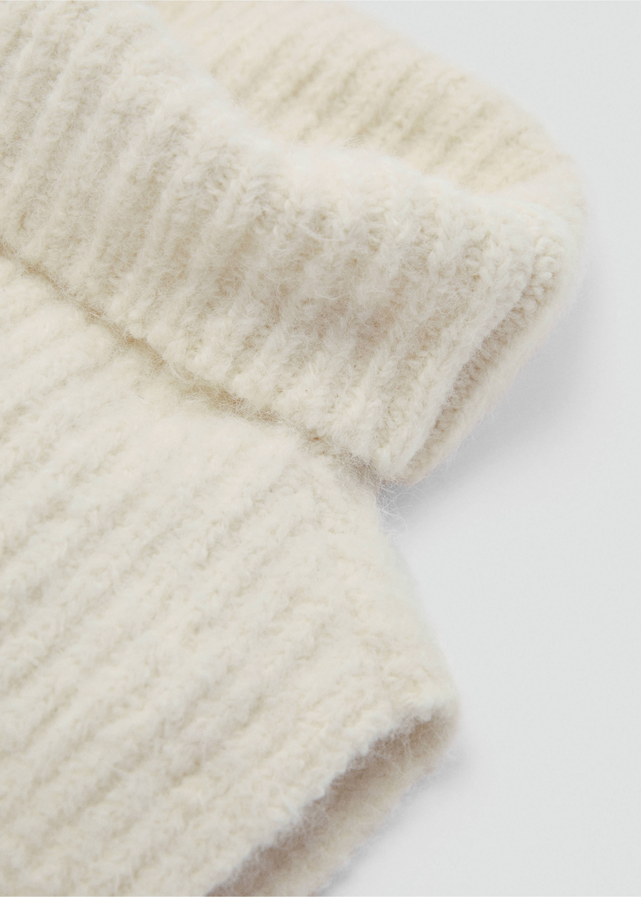 Crop turtleneck shawl - Details of the article 1, Ecru. Ref: 87040304-00.