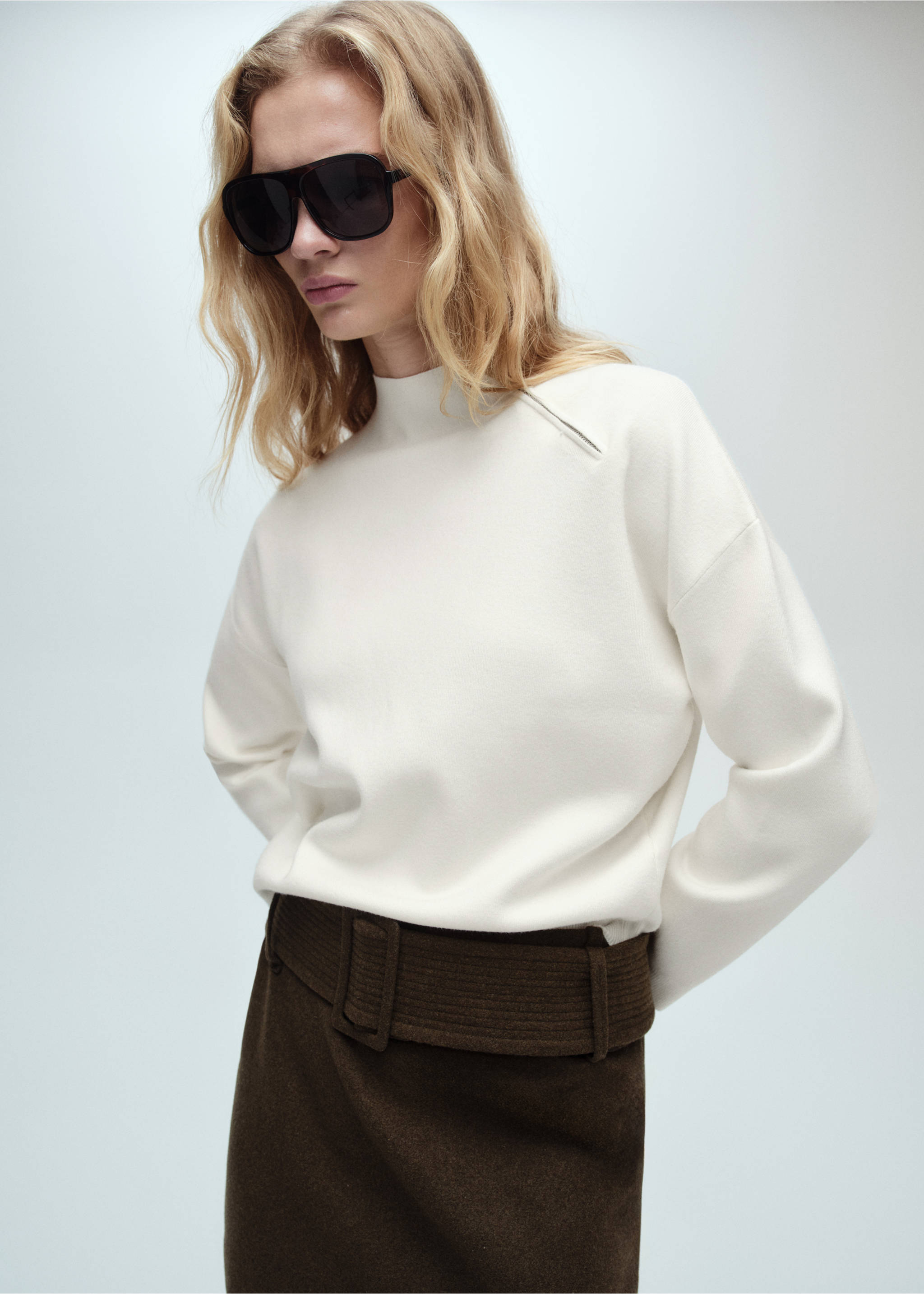 Perkins-neck sweater with zip - Medium plane, Ecru. Ref: 87040352-00.