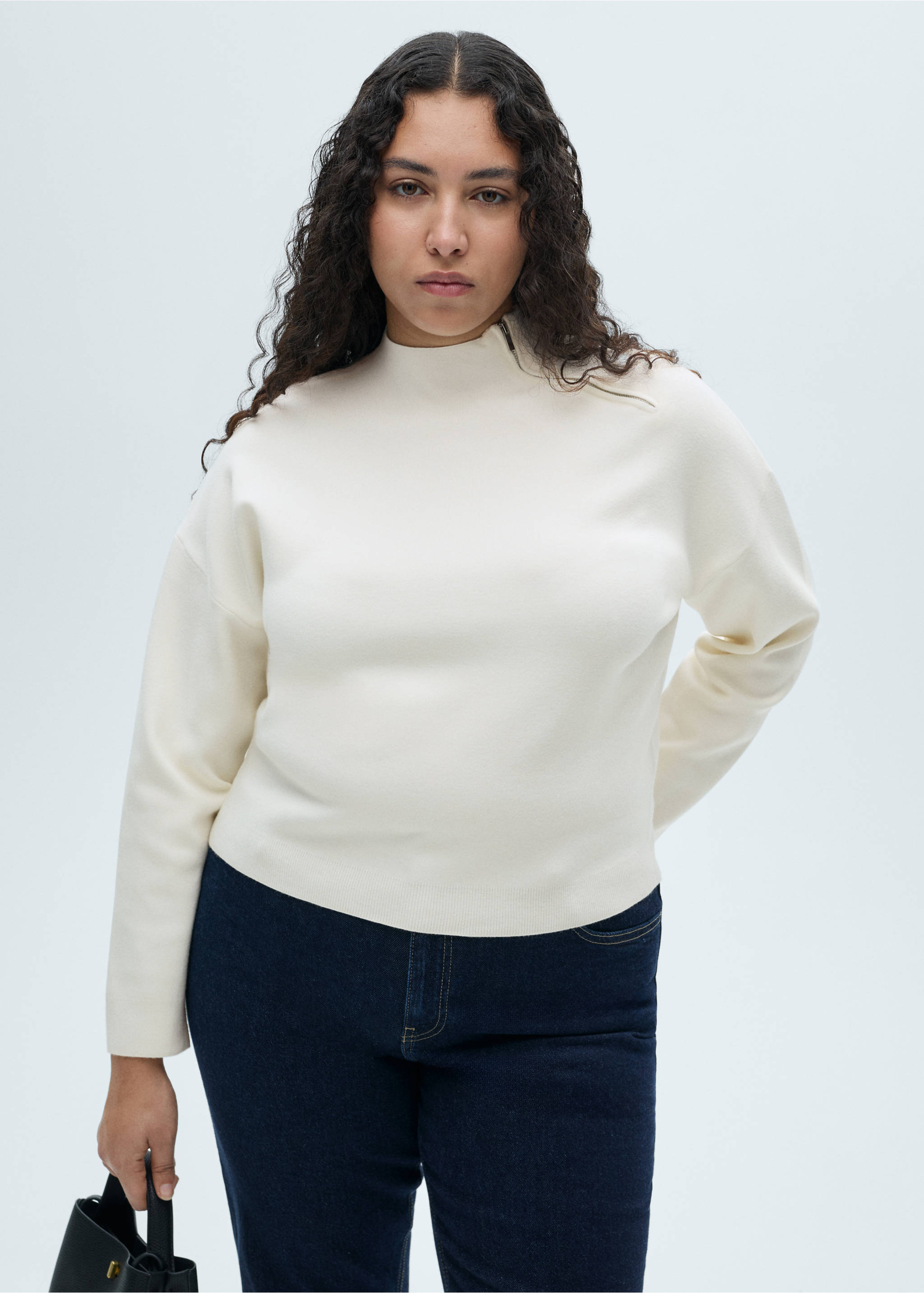 Perkins-neck sweater with zip - Details of the article 5, Ecru. Ref: 87040352-00.