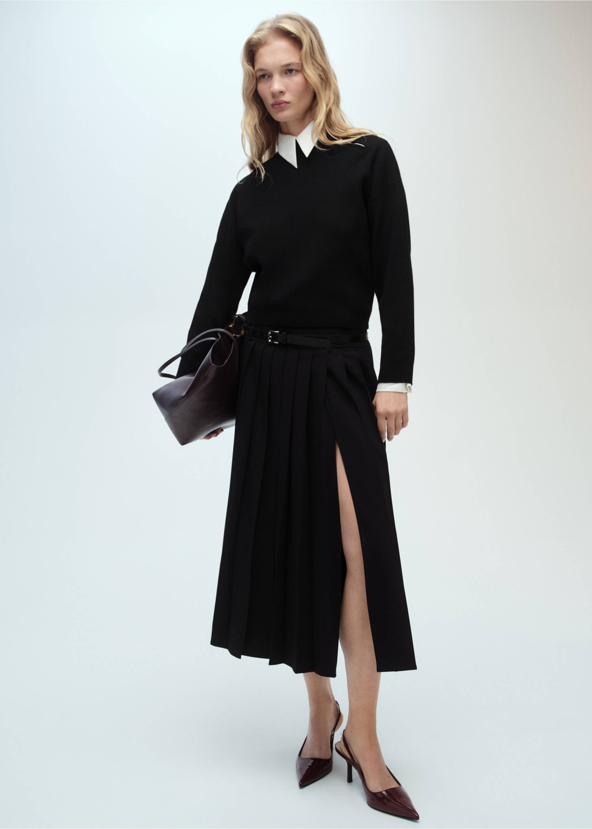 Perkins-neck sweater with zip - General plane, Black. Ref: 87040352-00.