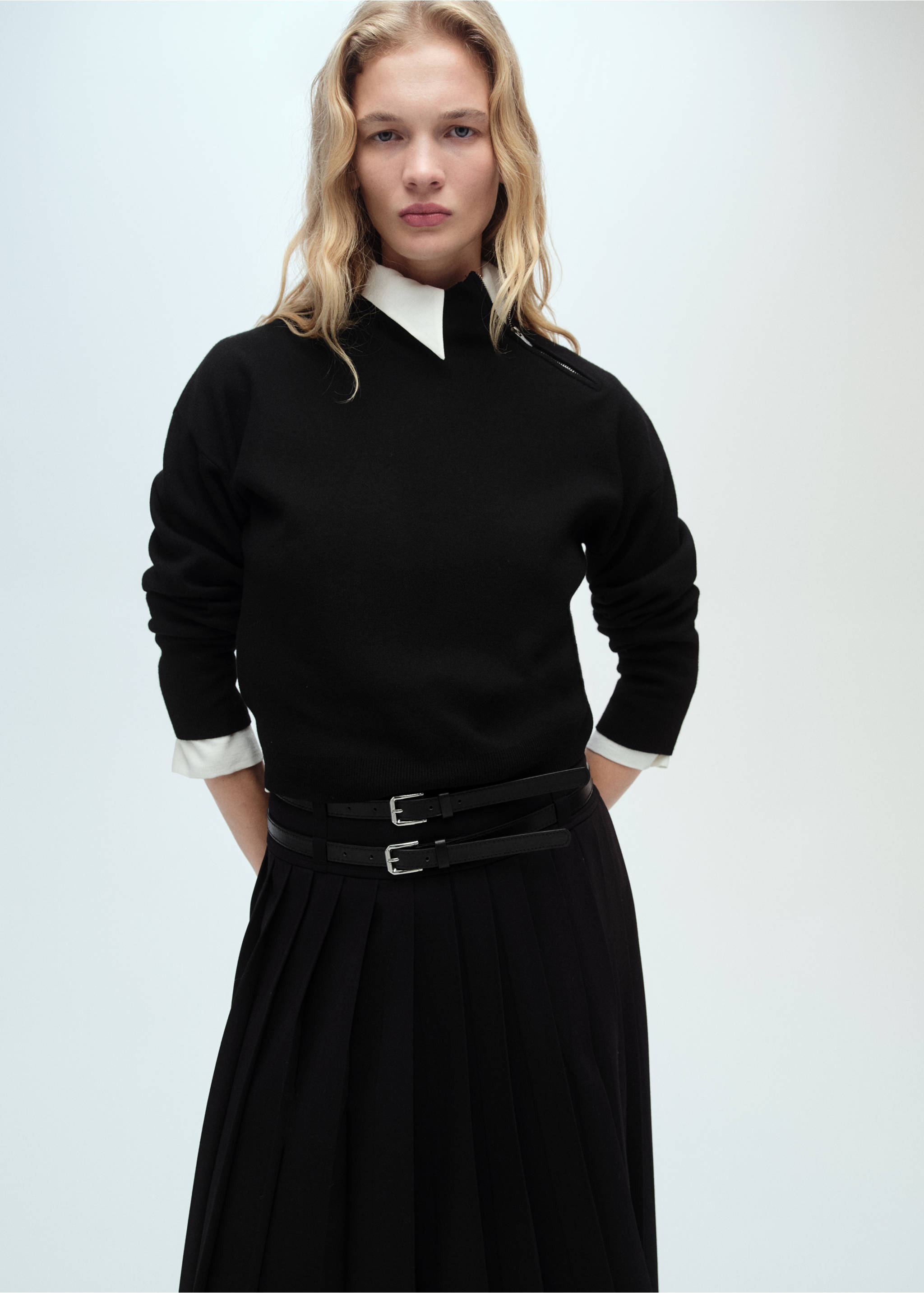 Perkins-neck sweater with zip - Medium plane, Black. Ref: 87040352-00.
