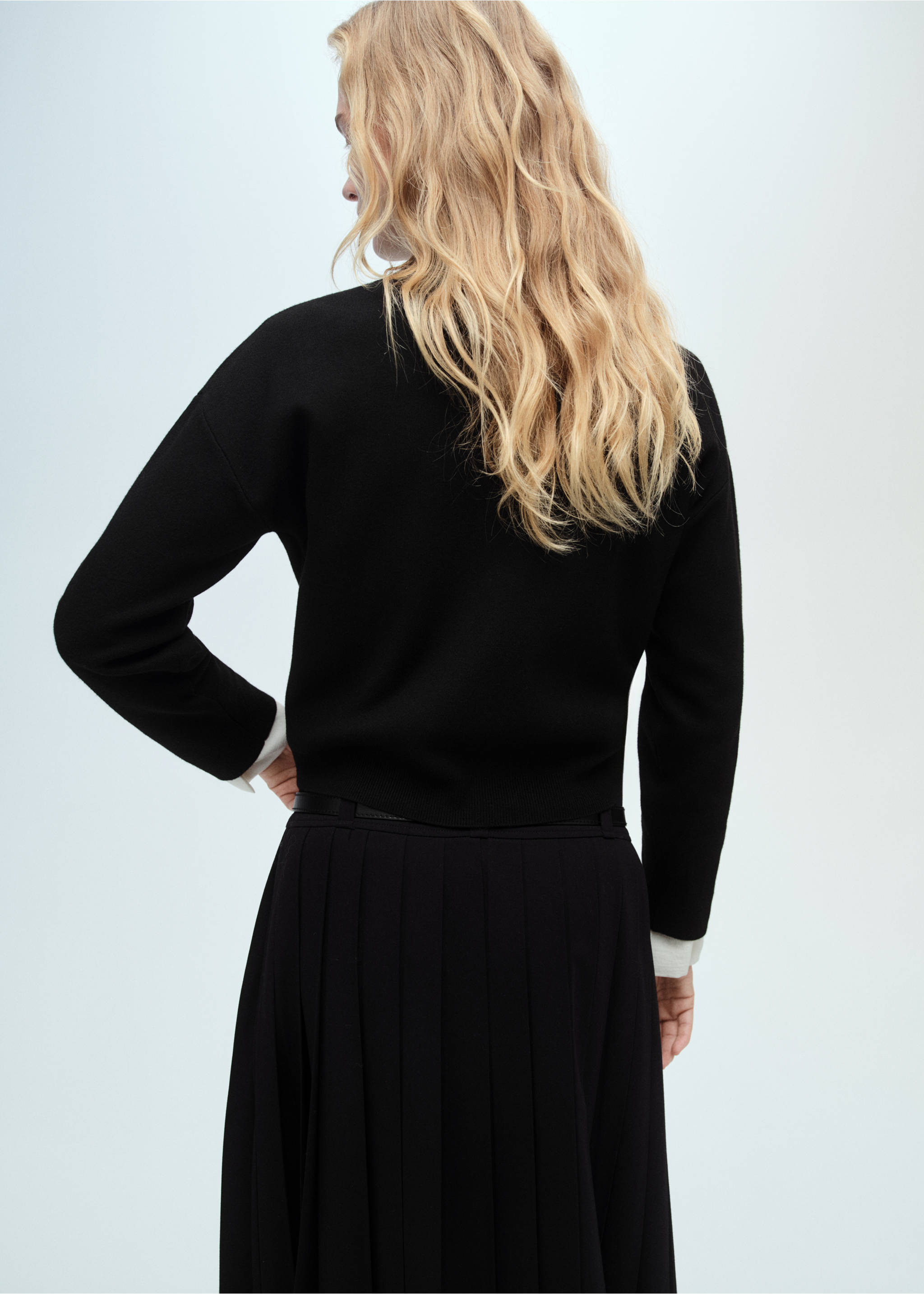Perkins-neck sweater with zip - Reverse of the article, Black. Ref: 87040352-00.