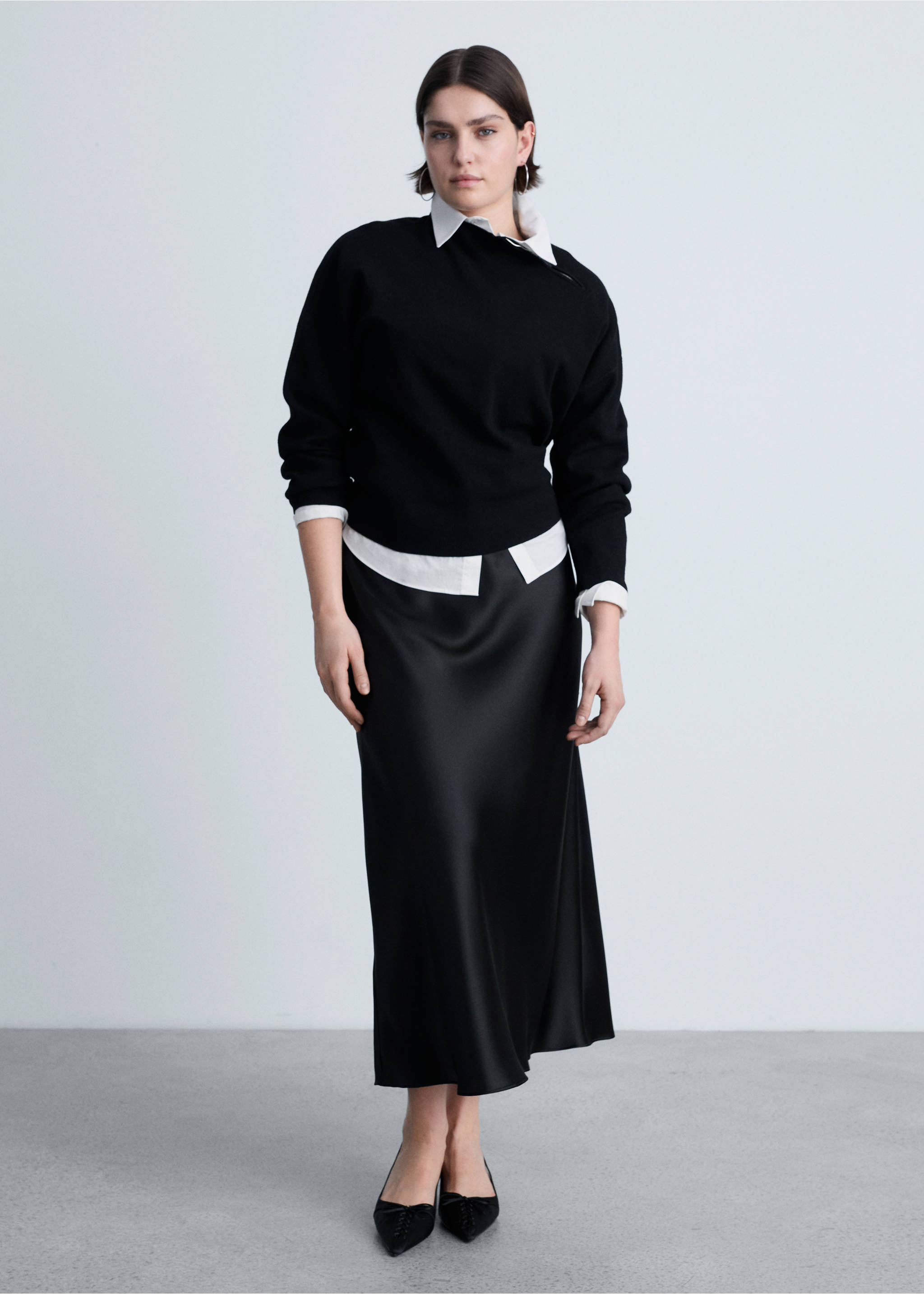 Perkins-neck sweater with zip - Details of the article 3, Black. Ref: 87040352-00.