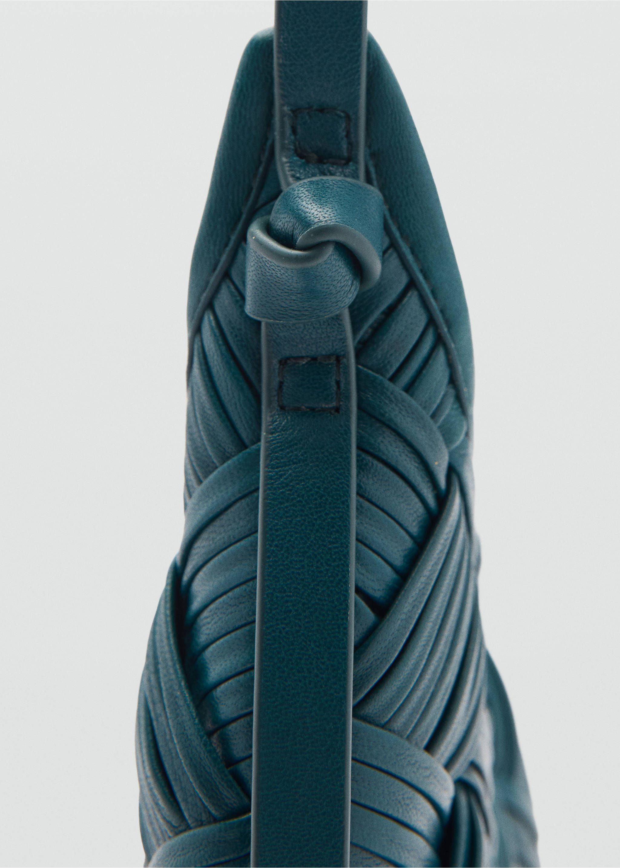 Braided leather bag - Details of the article 1, Prussian Blue. Ref: 87040422-00.