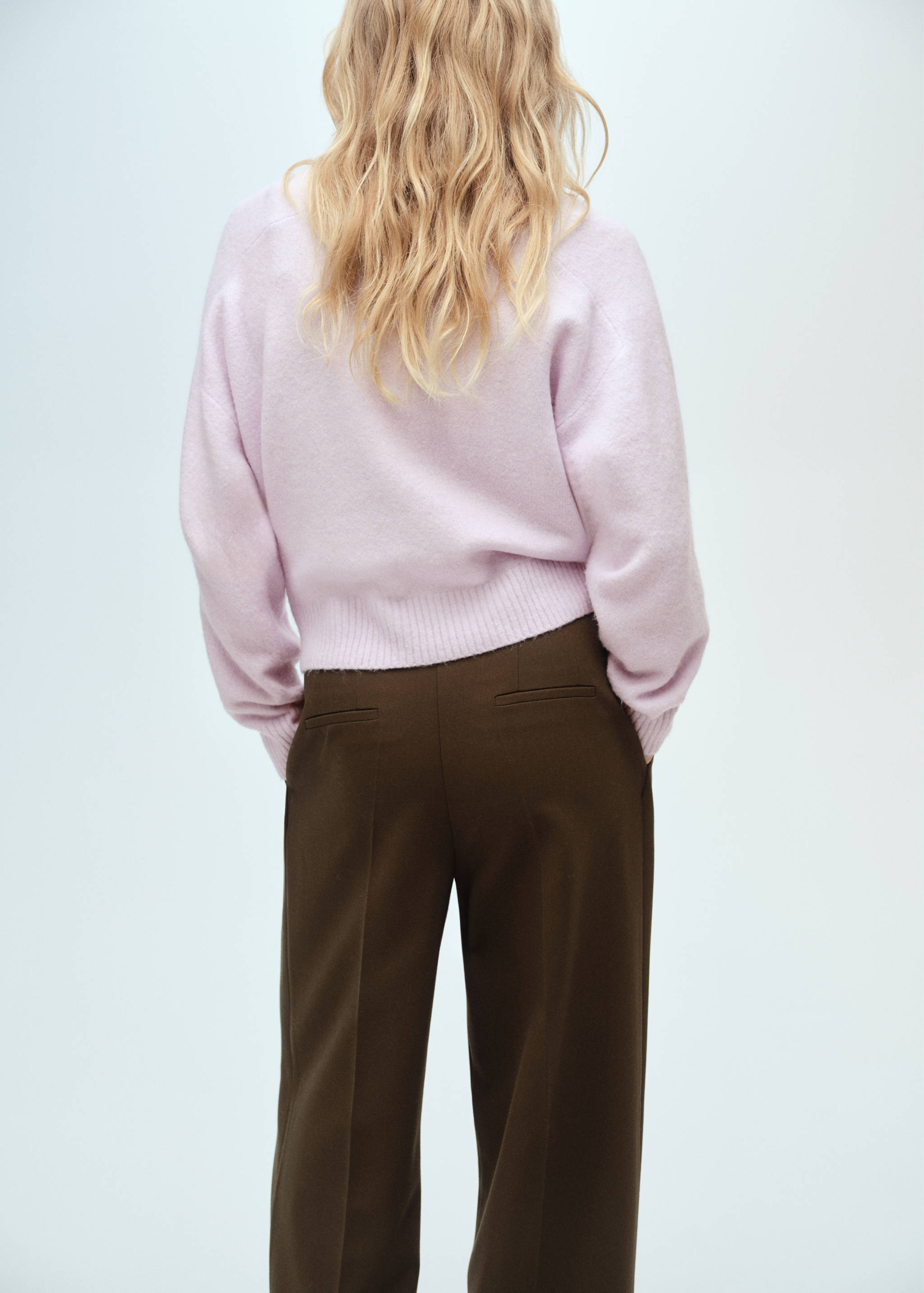V-neck knit sweater - Reverse of the article