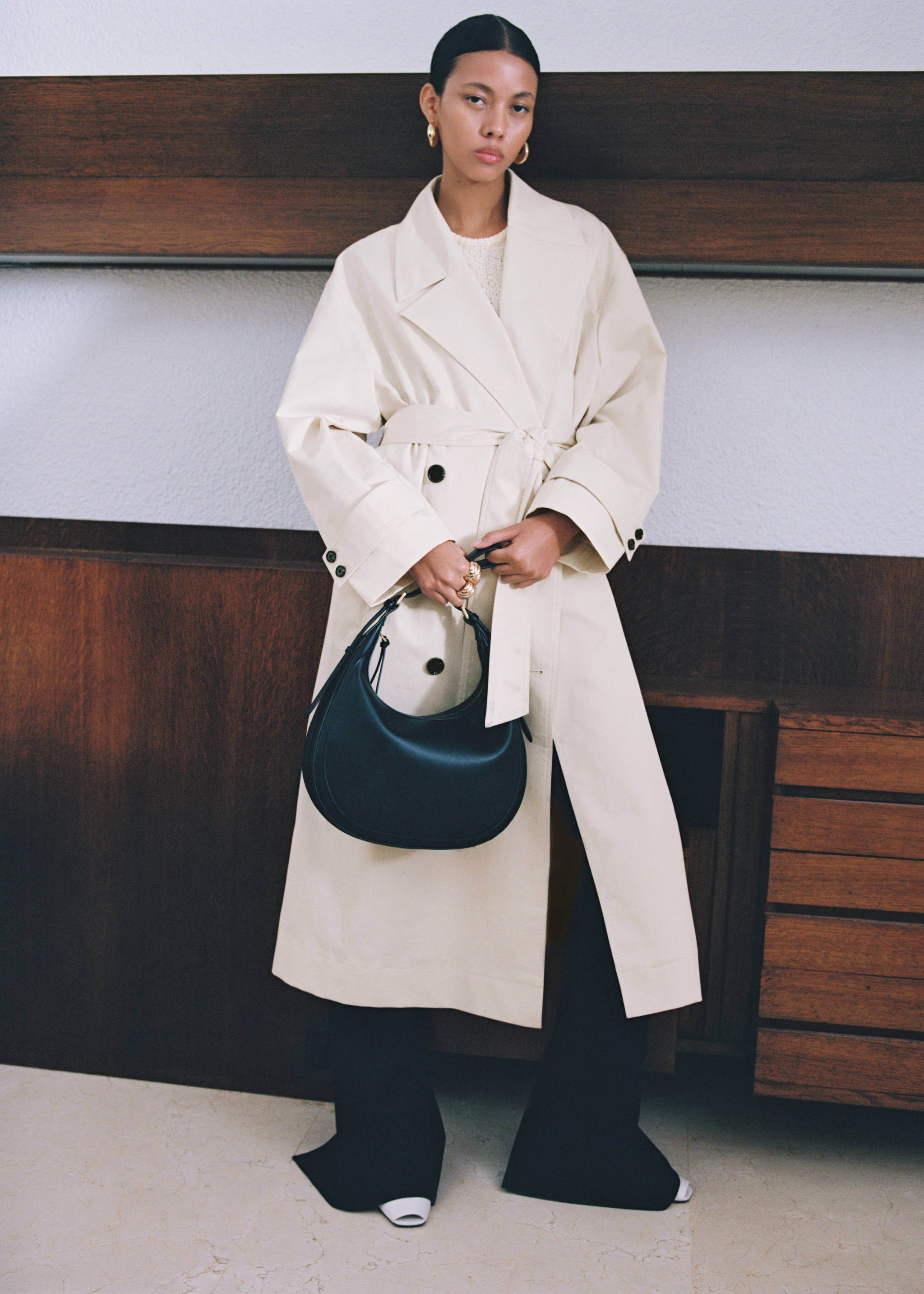 Sac porté épaule ovale - Détail de l'article 5, Noir. Ref: 87040445-00.