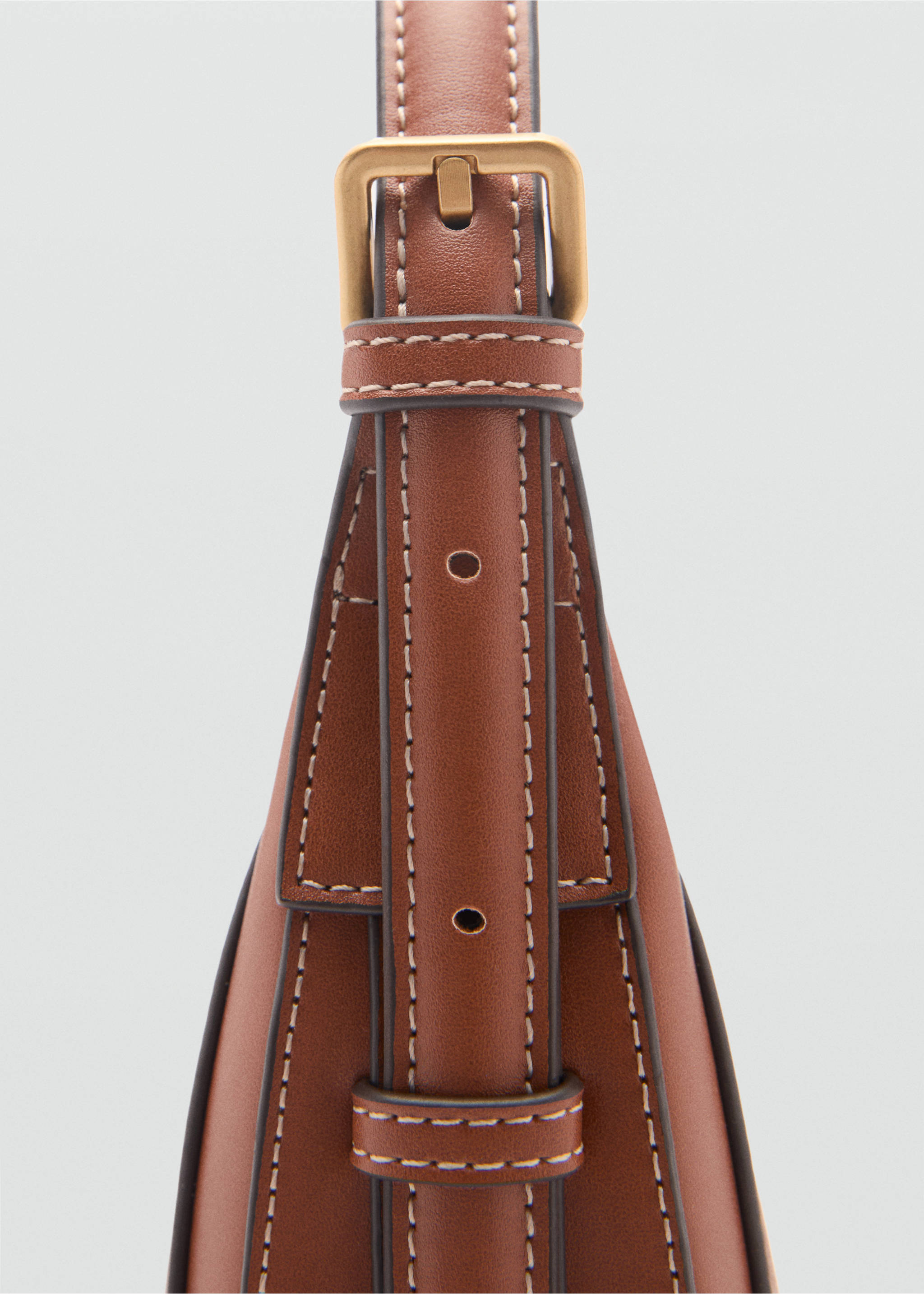 Oval shoulder bag - Details of the article 2, Leather. Ref: 87040445-00.
