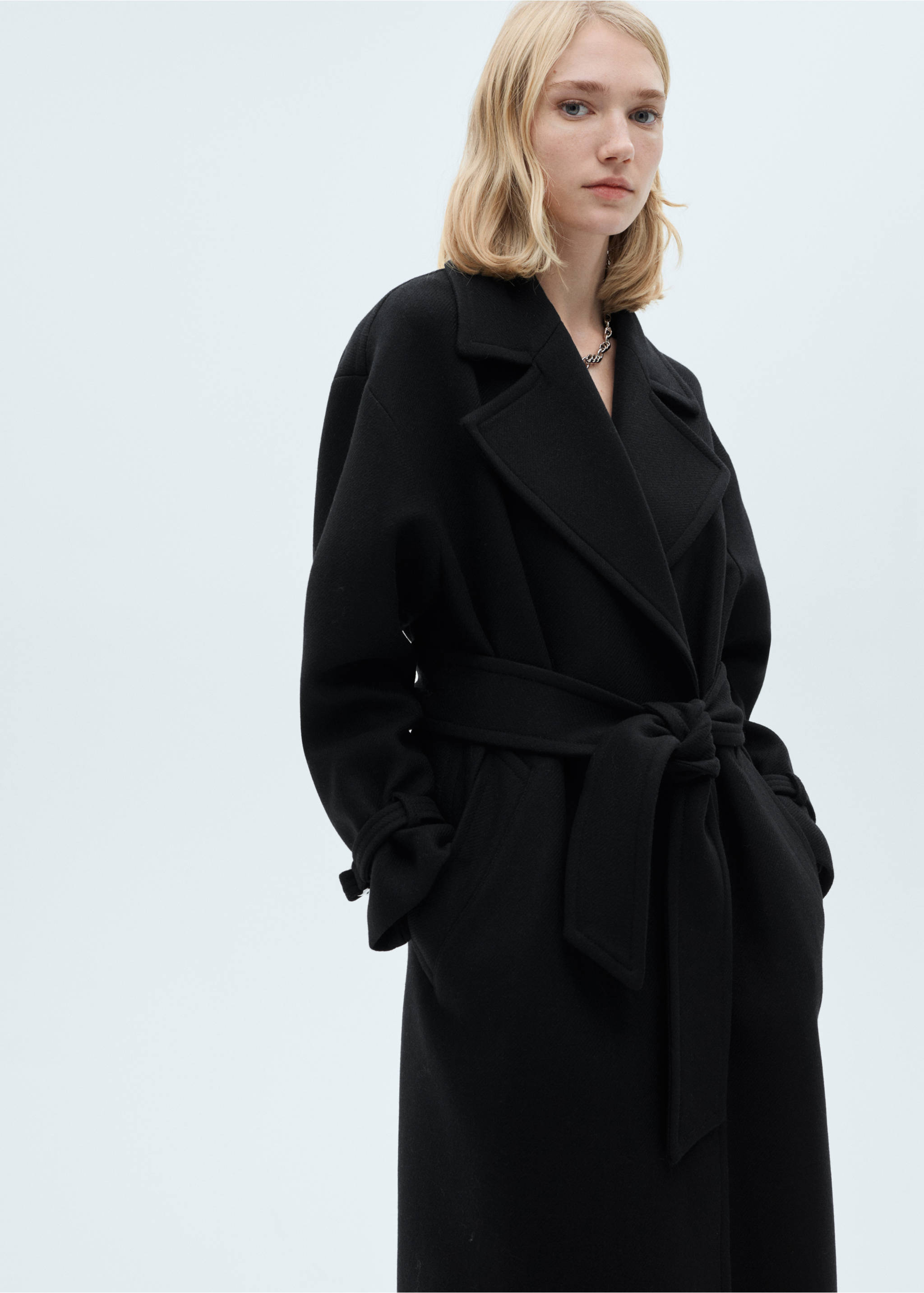 Manteco wool coat with oversized lapels - Medium plane, Black. Ref: 87040454-00.