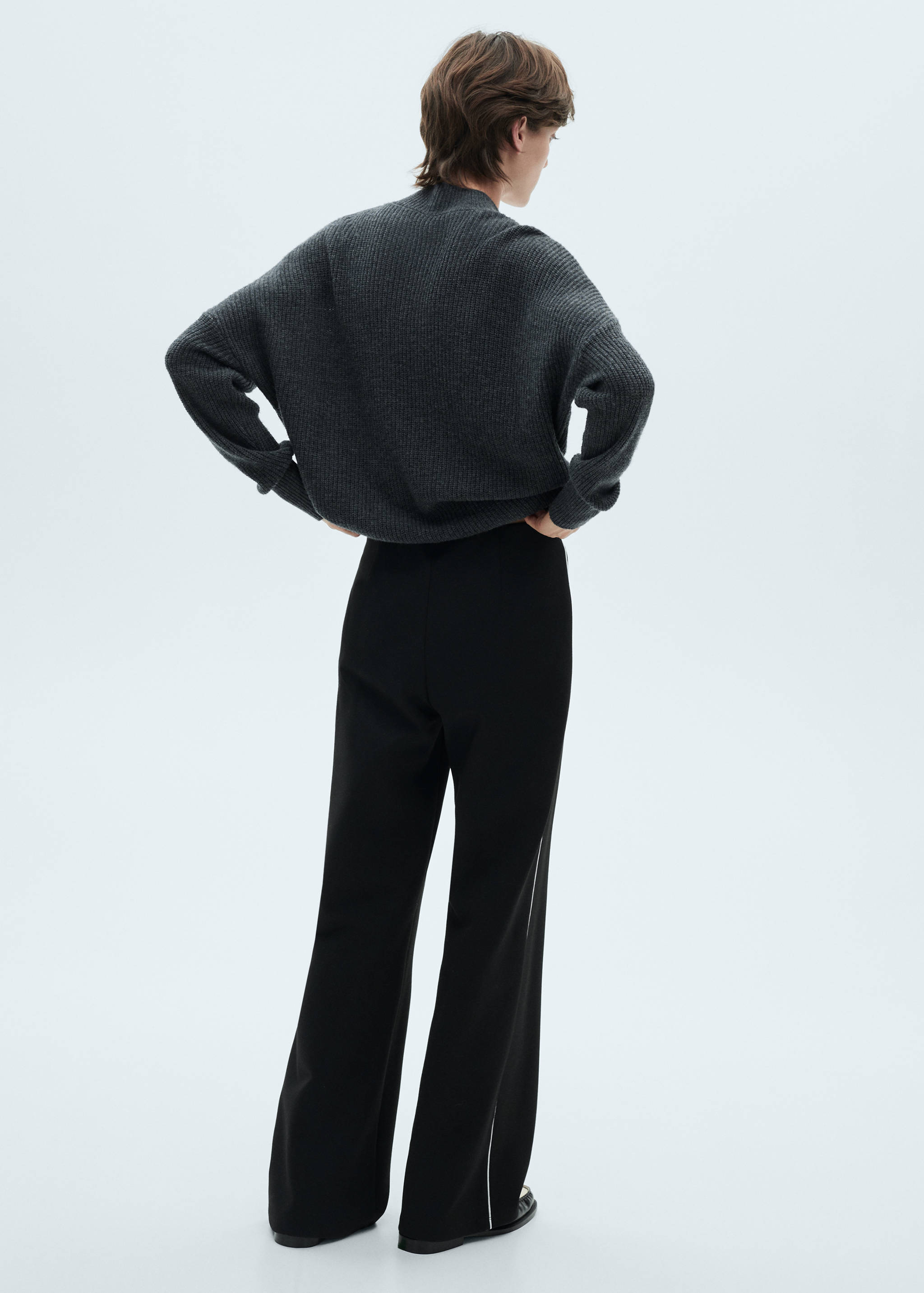 Knitted trousers with contrasting stripes - Reverse of the article